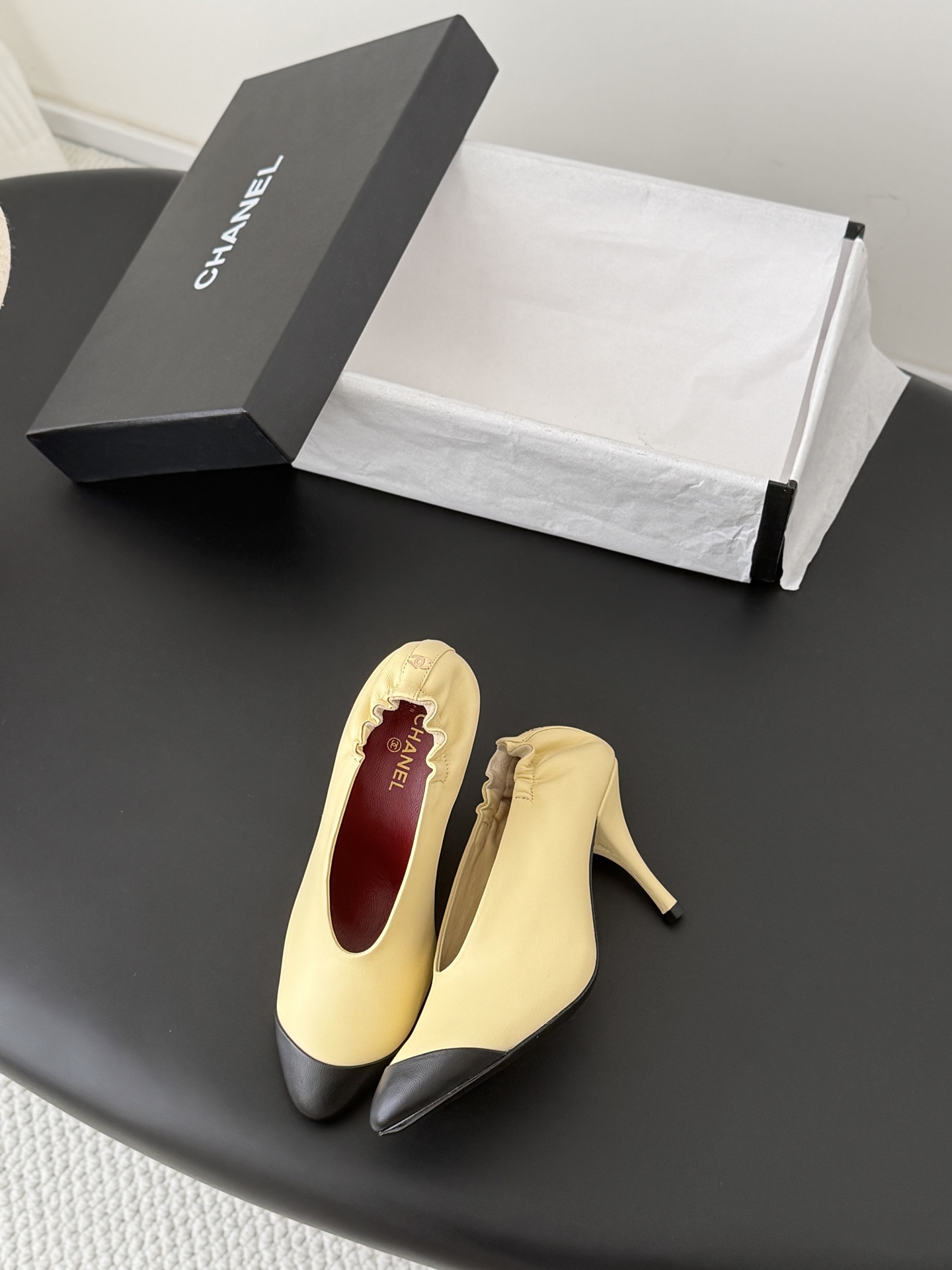 Chan 26ss cap-toe pump