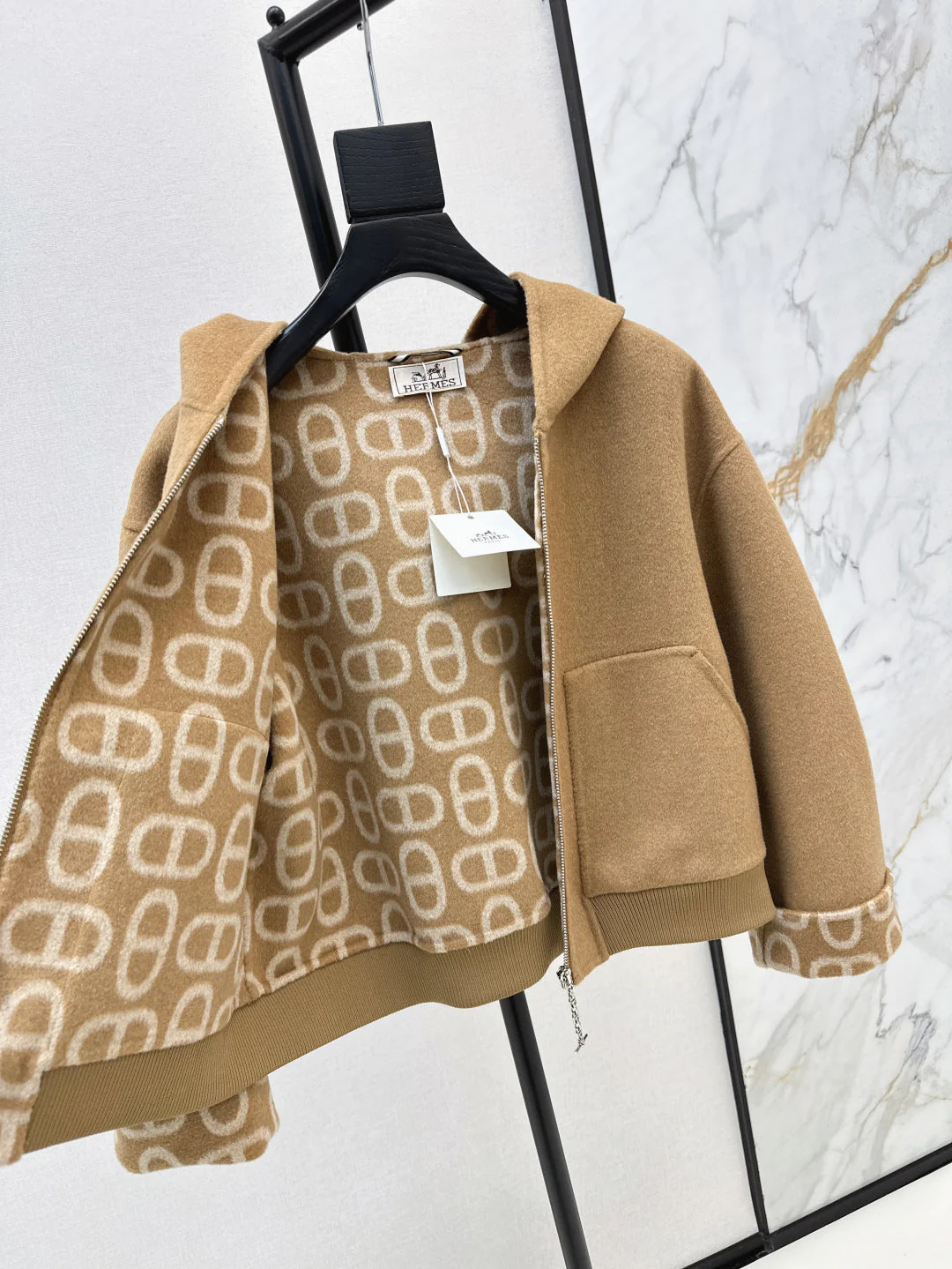 Her 25fw cashmere coat