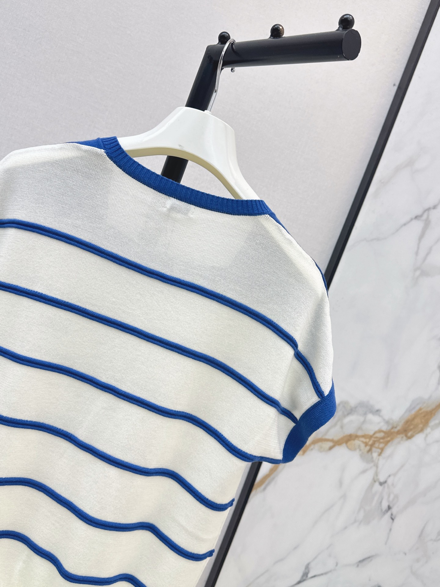 Loe 26ss stripe knit sweater