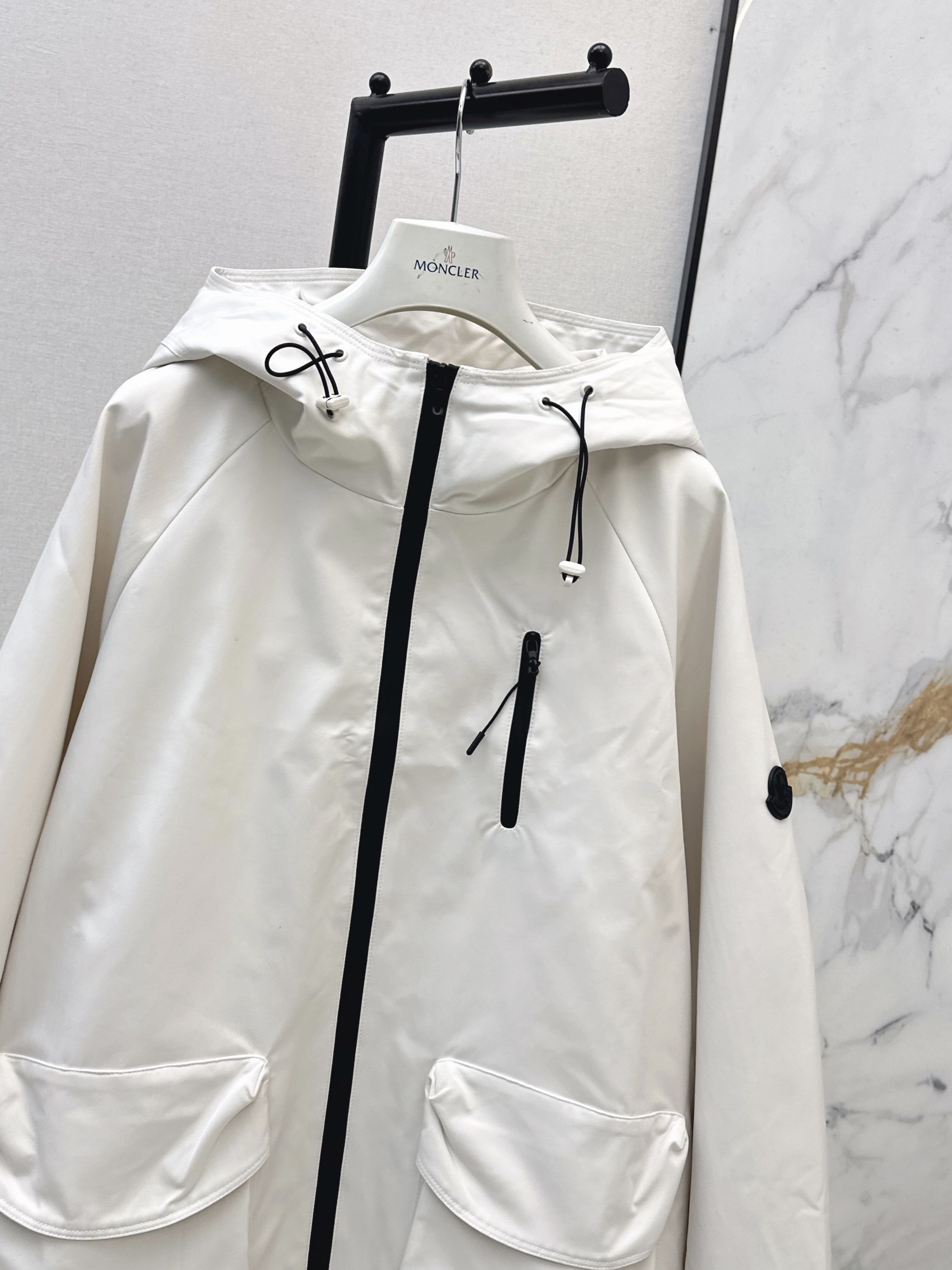 Monc 26ss hooded windbreaker