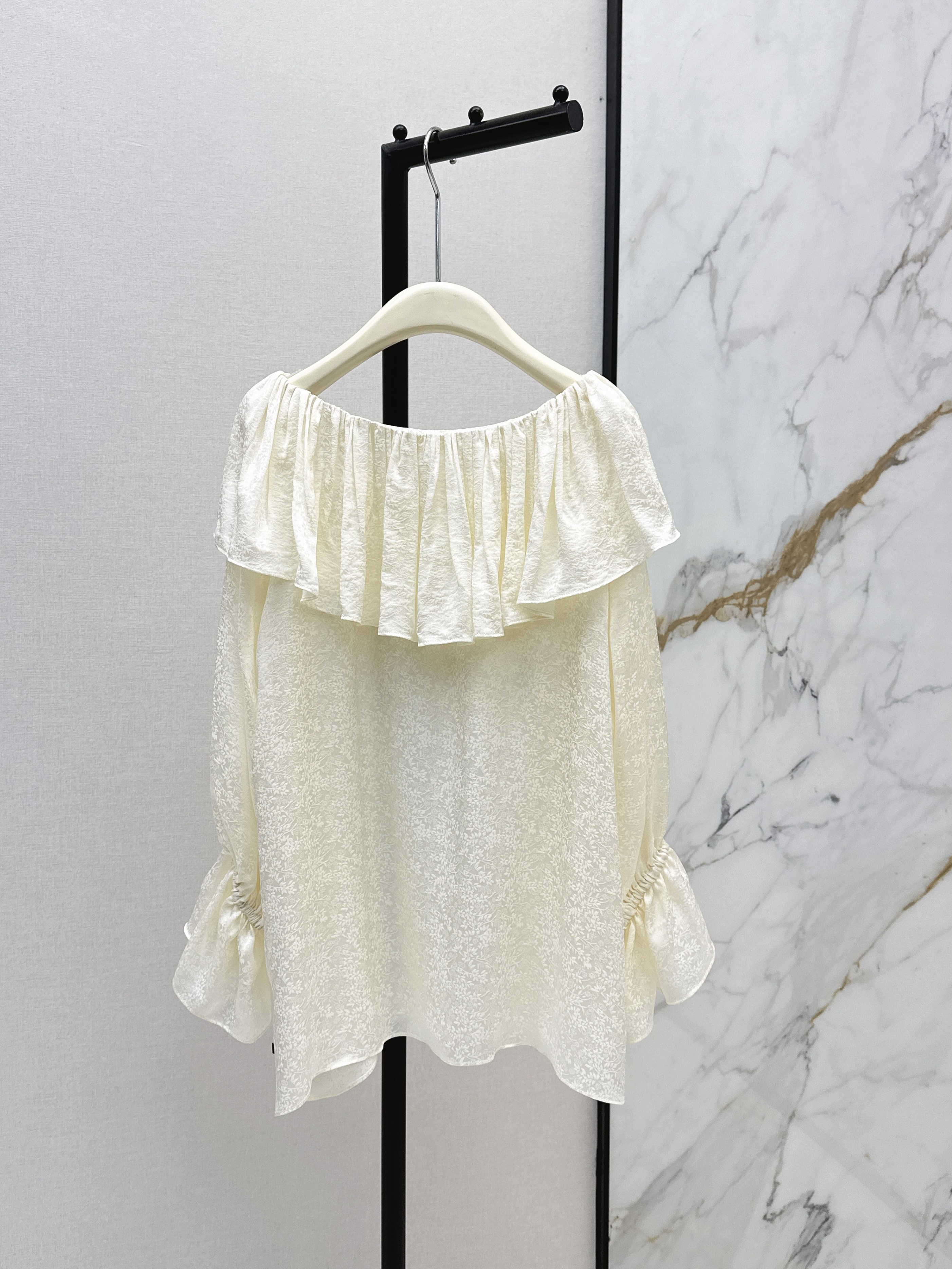Chol 26ss off shoulder shirt