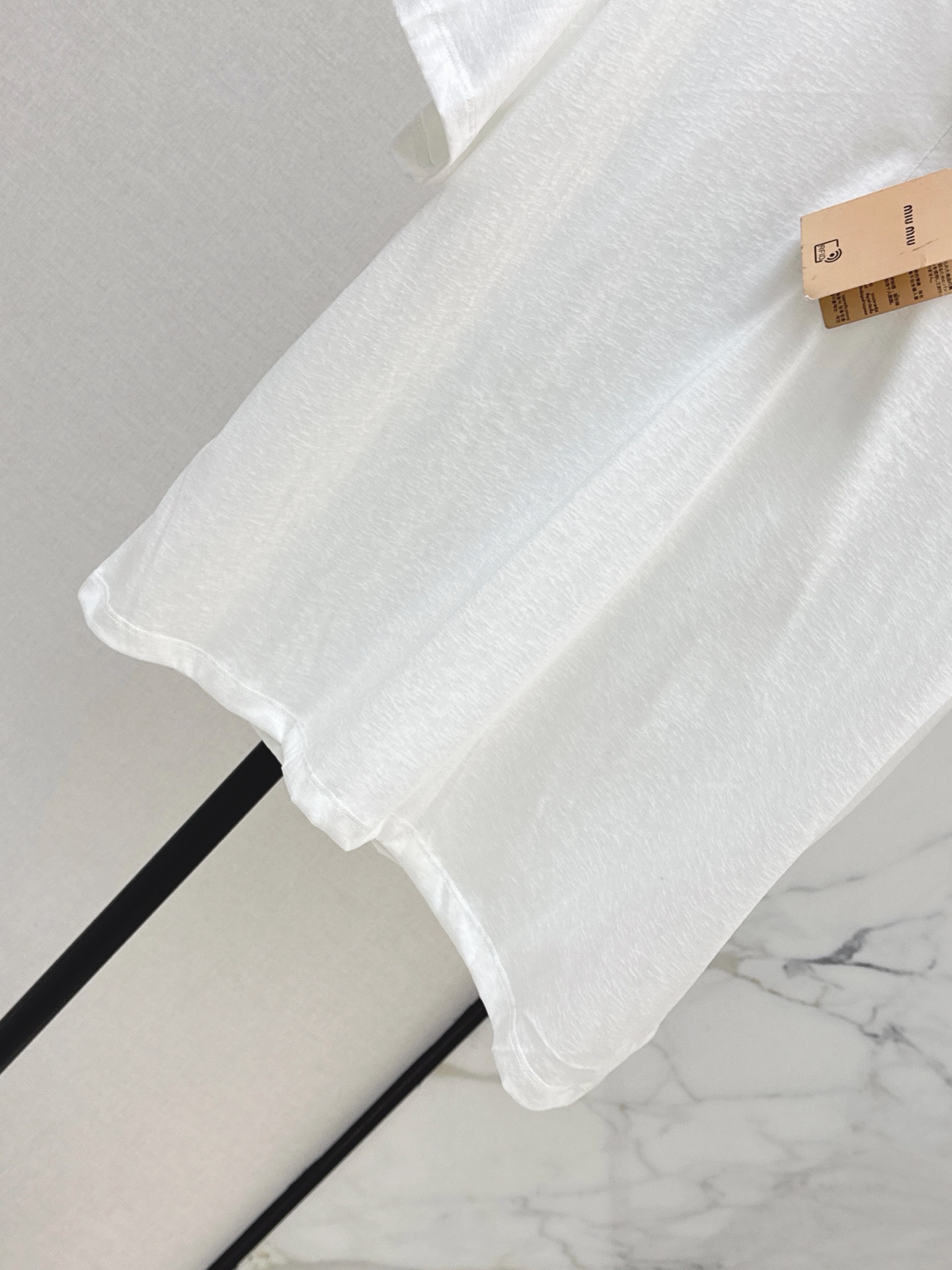 Miu 26ss lace hooded t-shirt