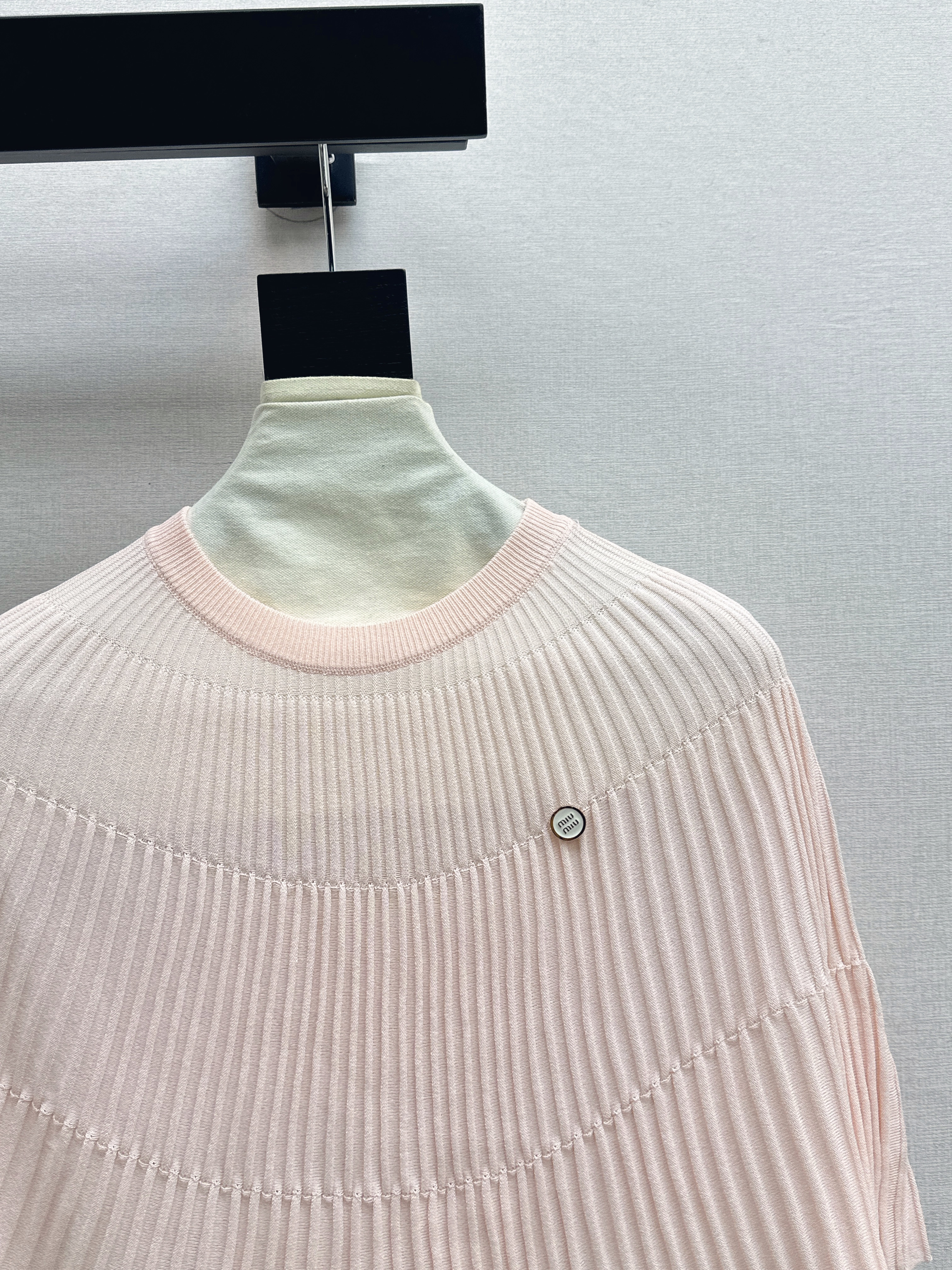 Miu 26ss cape knitwear