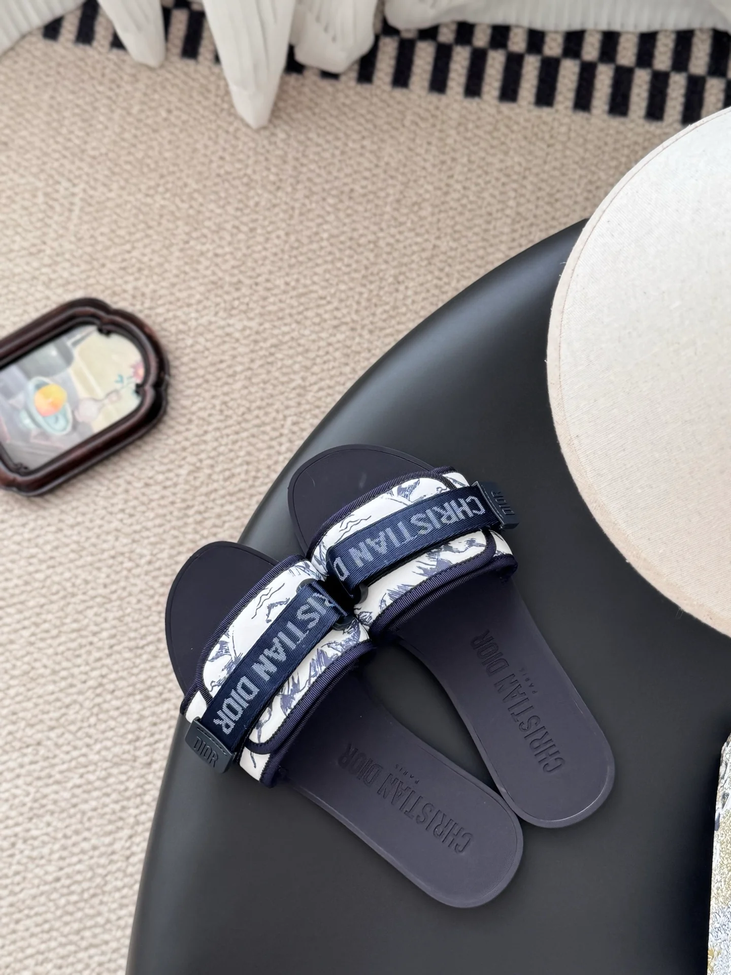 CD 25fw sandals
