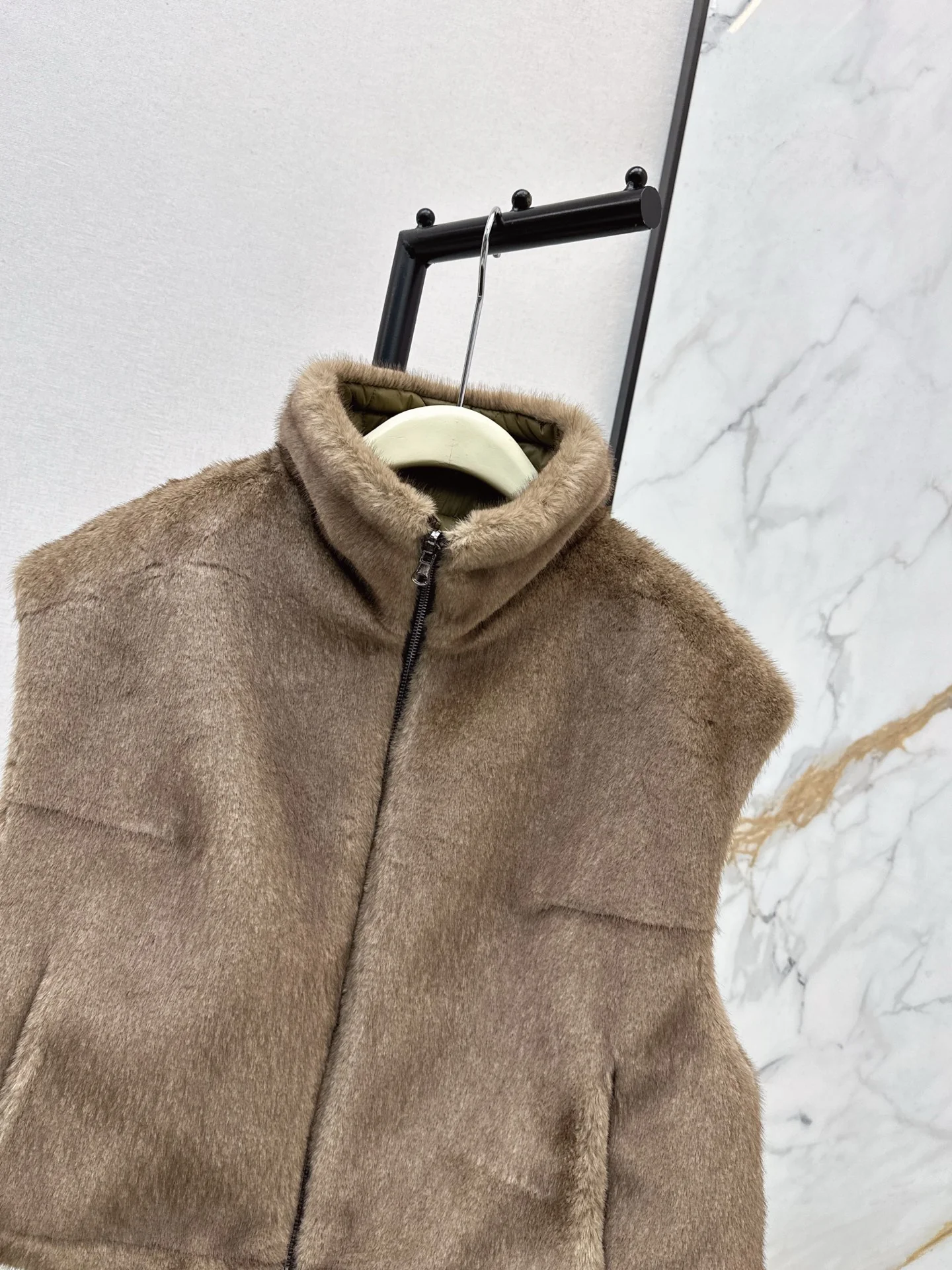 Brun 25fw reversible faux fur vest jacket