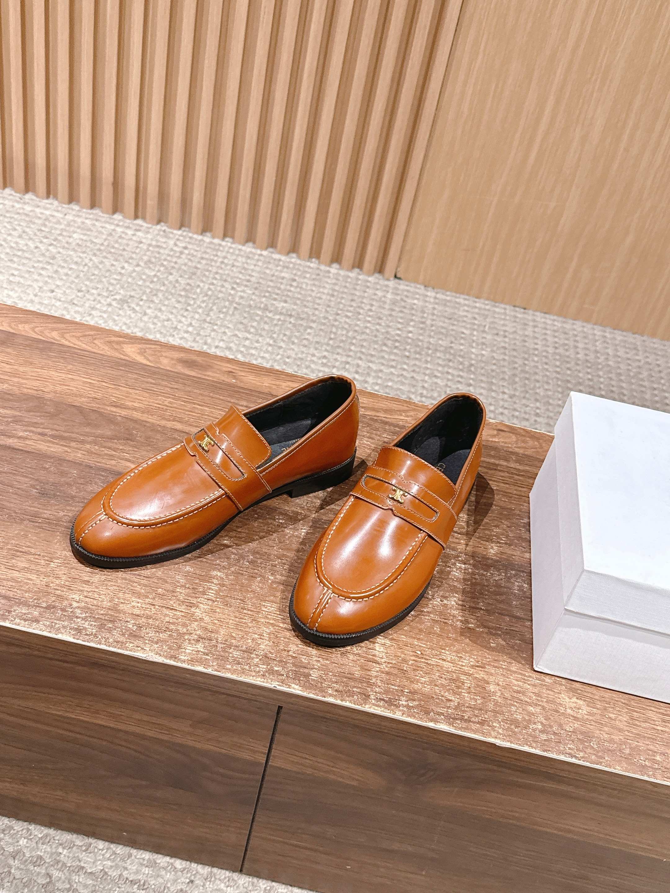 Celi 25fw loafer shoes