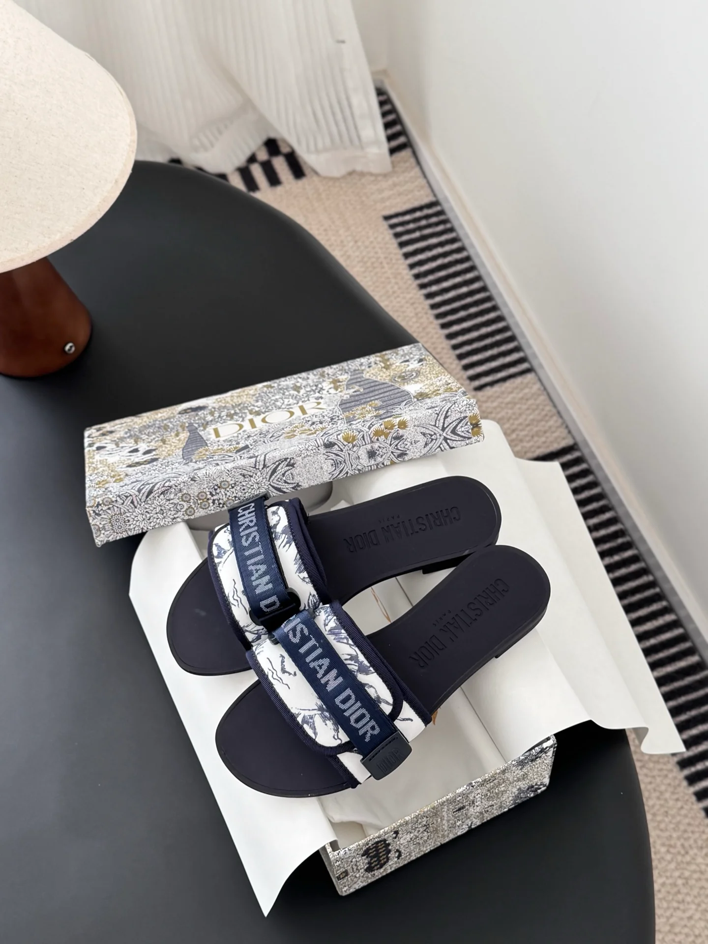 CD 25fw sandals