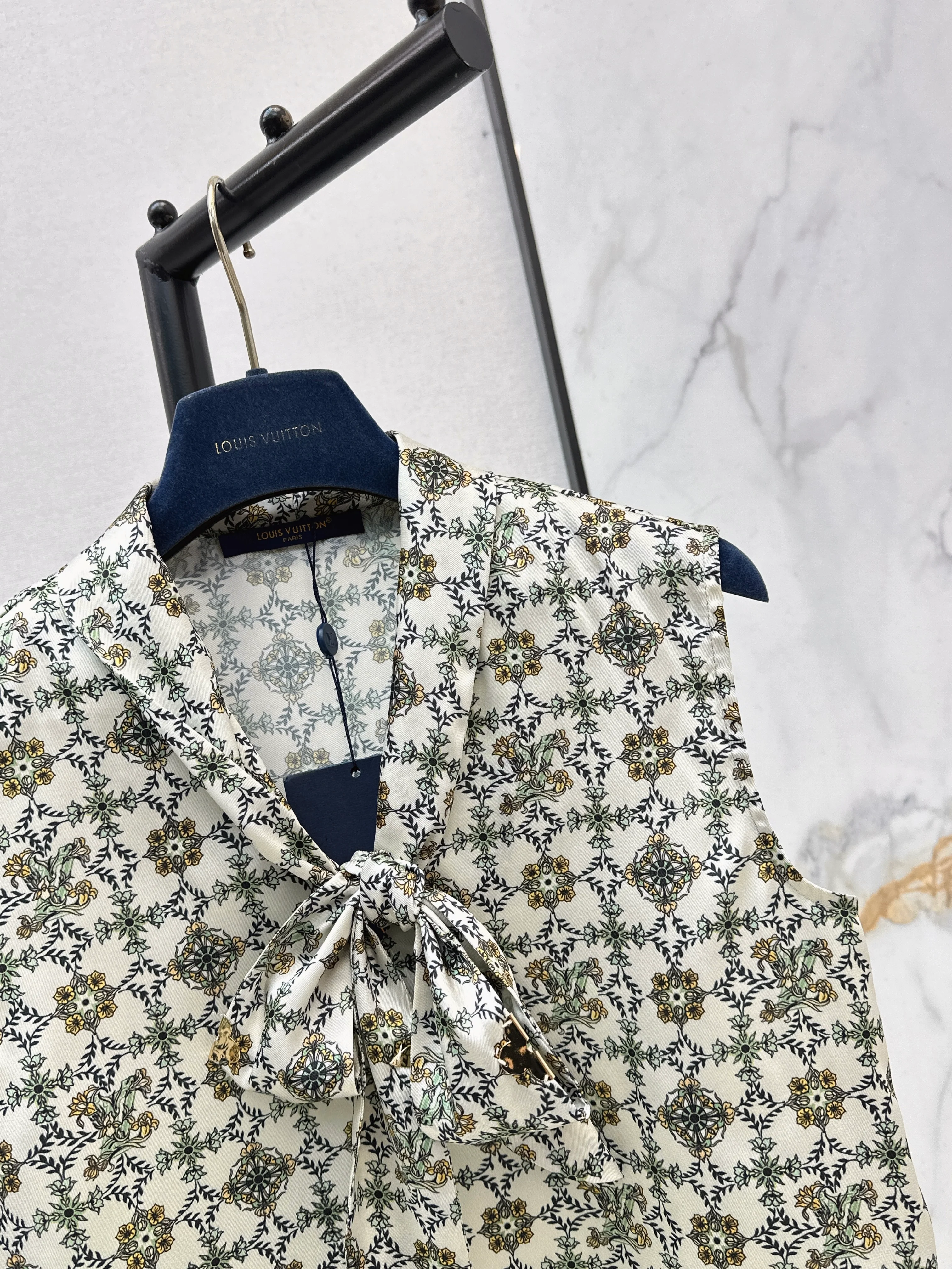 Louis 26ss print sleeveless top