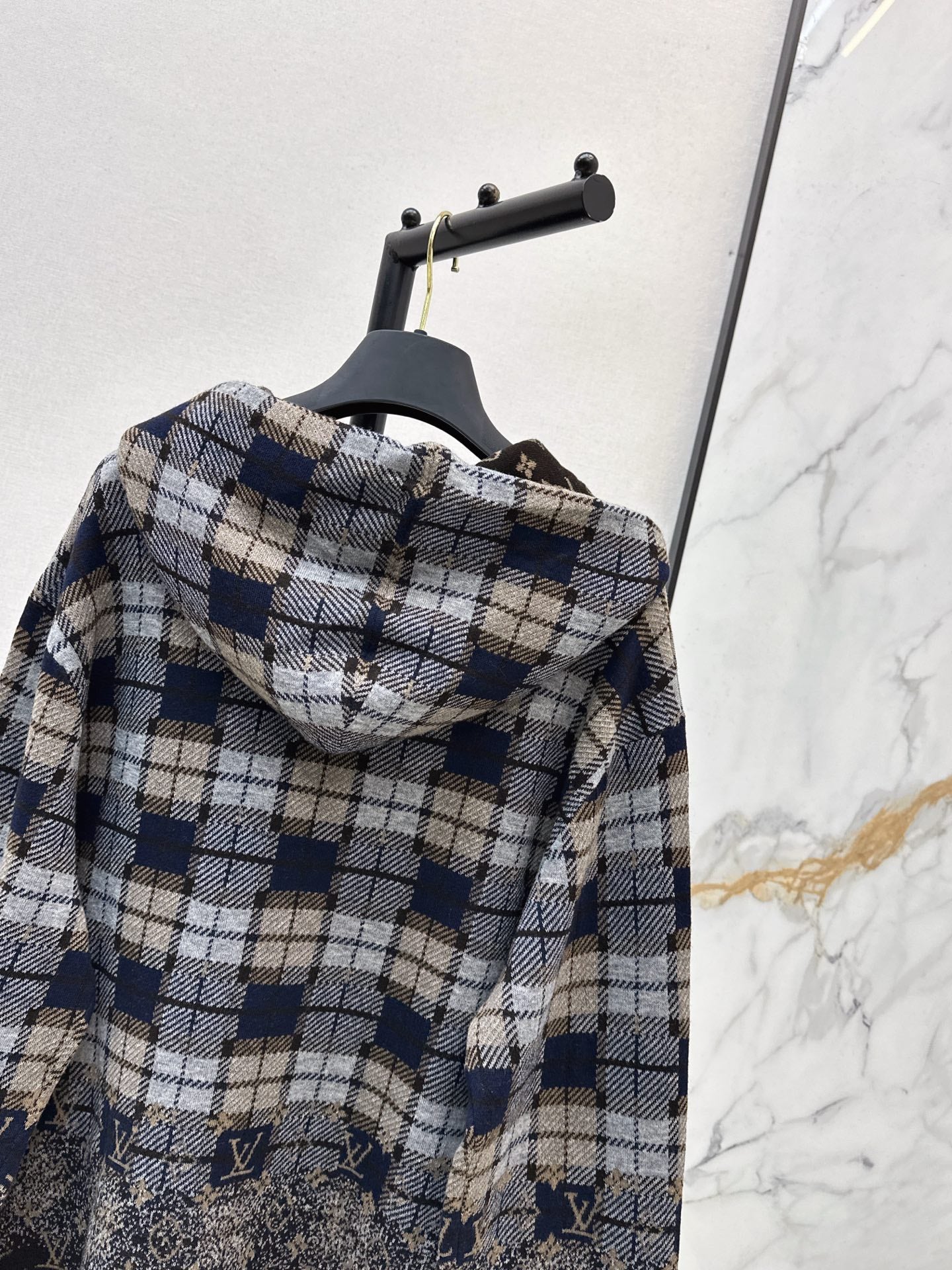 Louis 26ss hooded check sweater