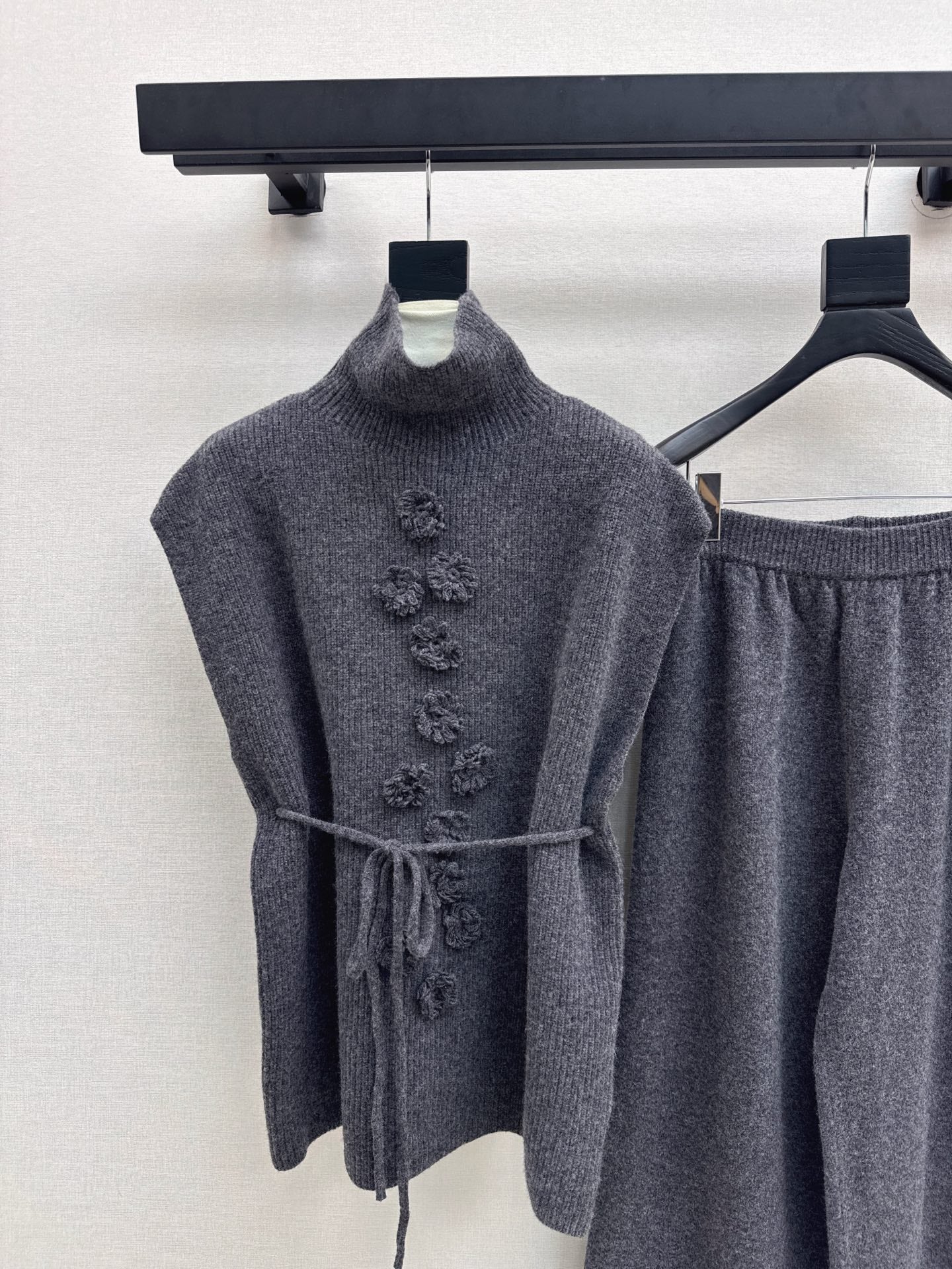 Chan 25fw sleeveless sweater pants set