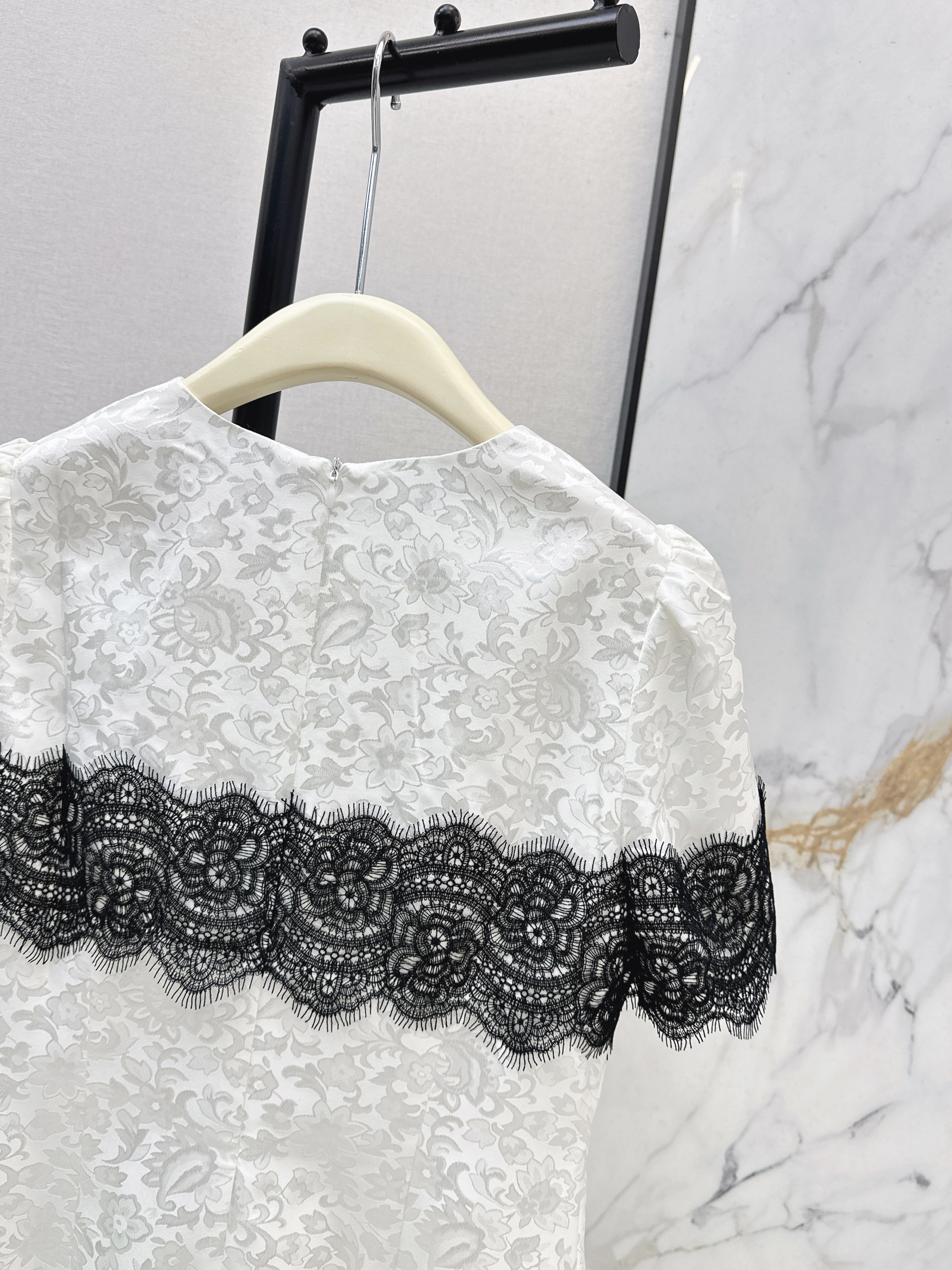 Valen 26ss contract lace dress