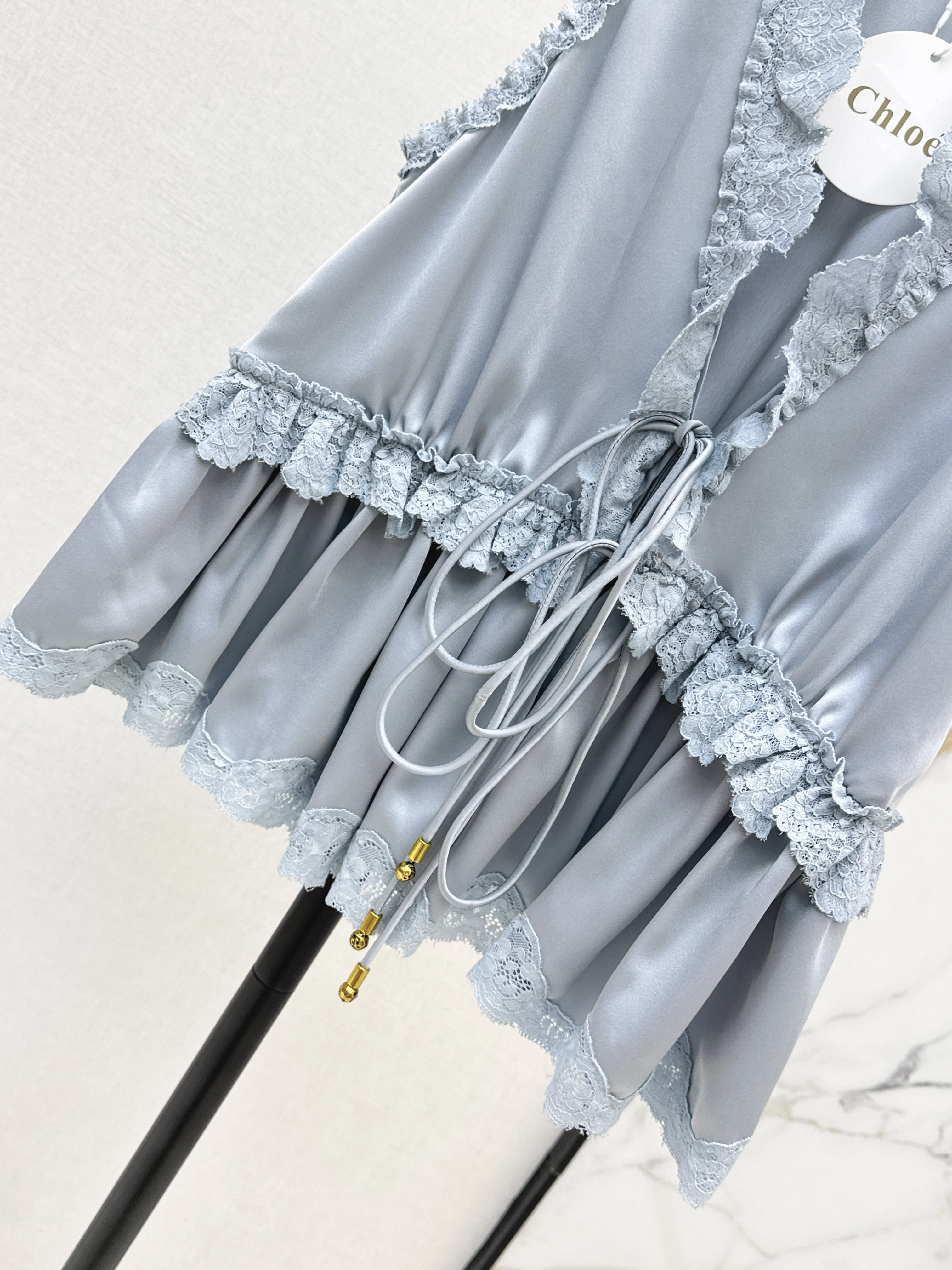 Chol 26ss lace v-neck top