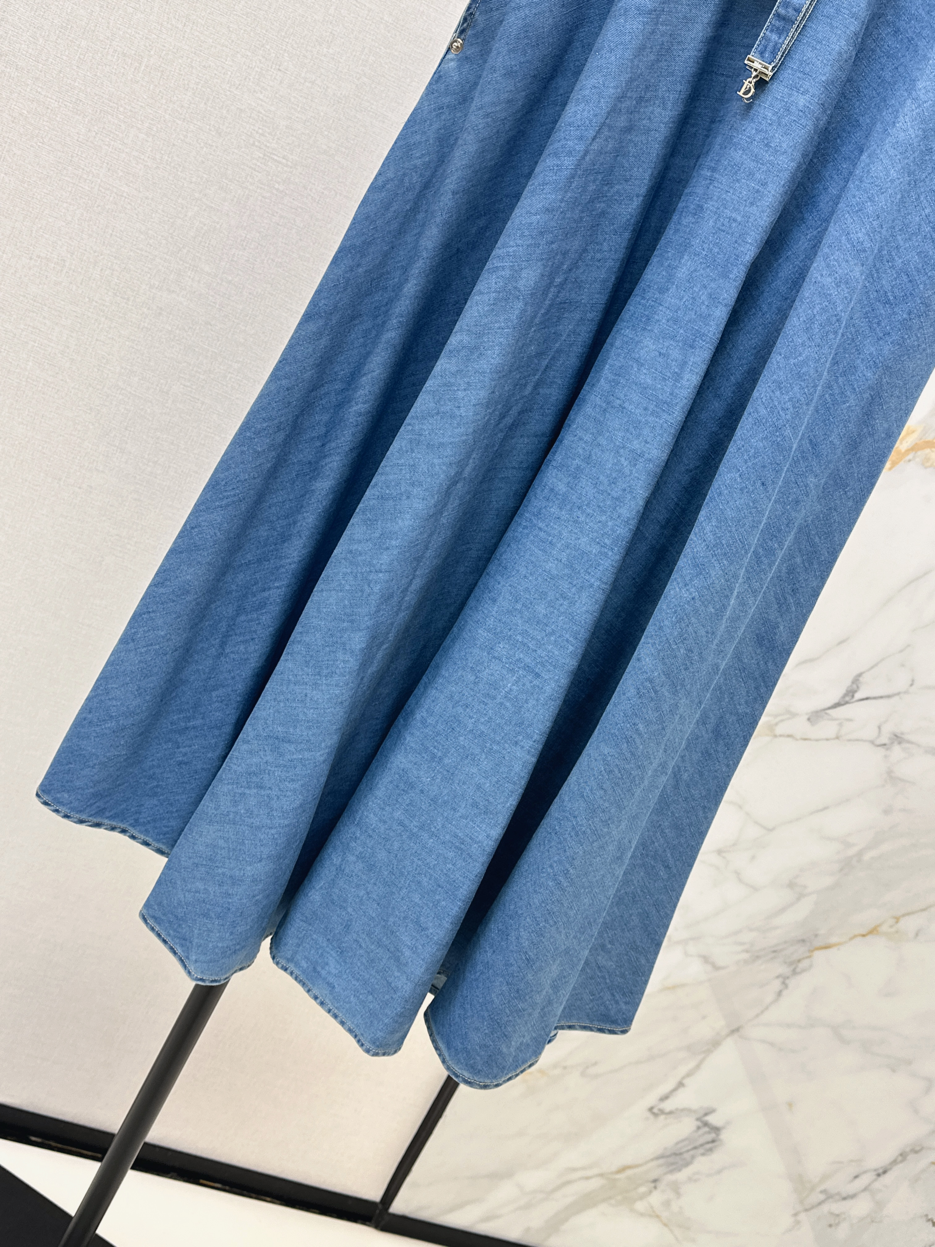 CD 26ss pleated denim skirt