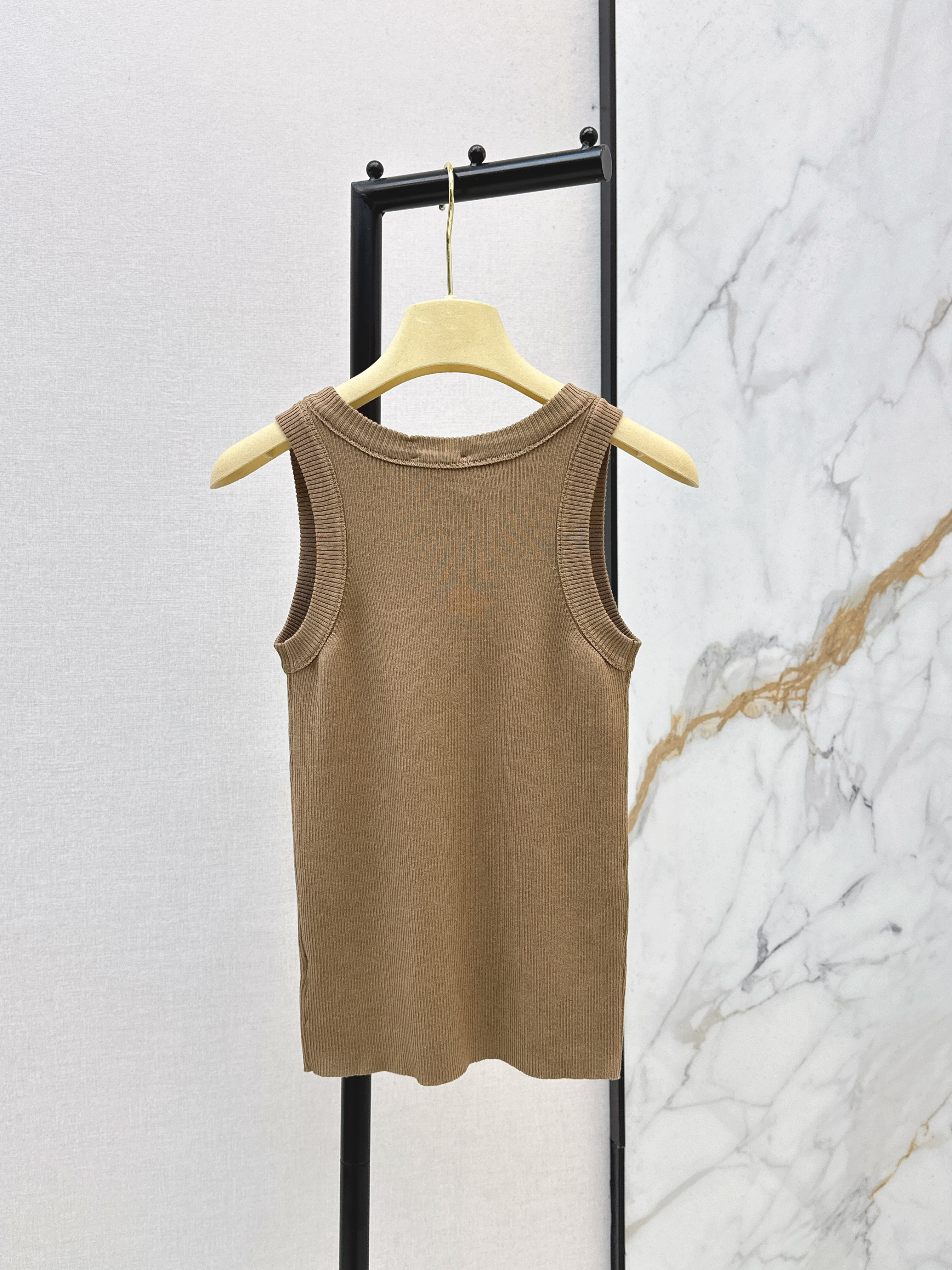 Miu 26ss sleeveless vest