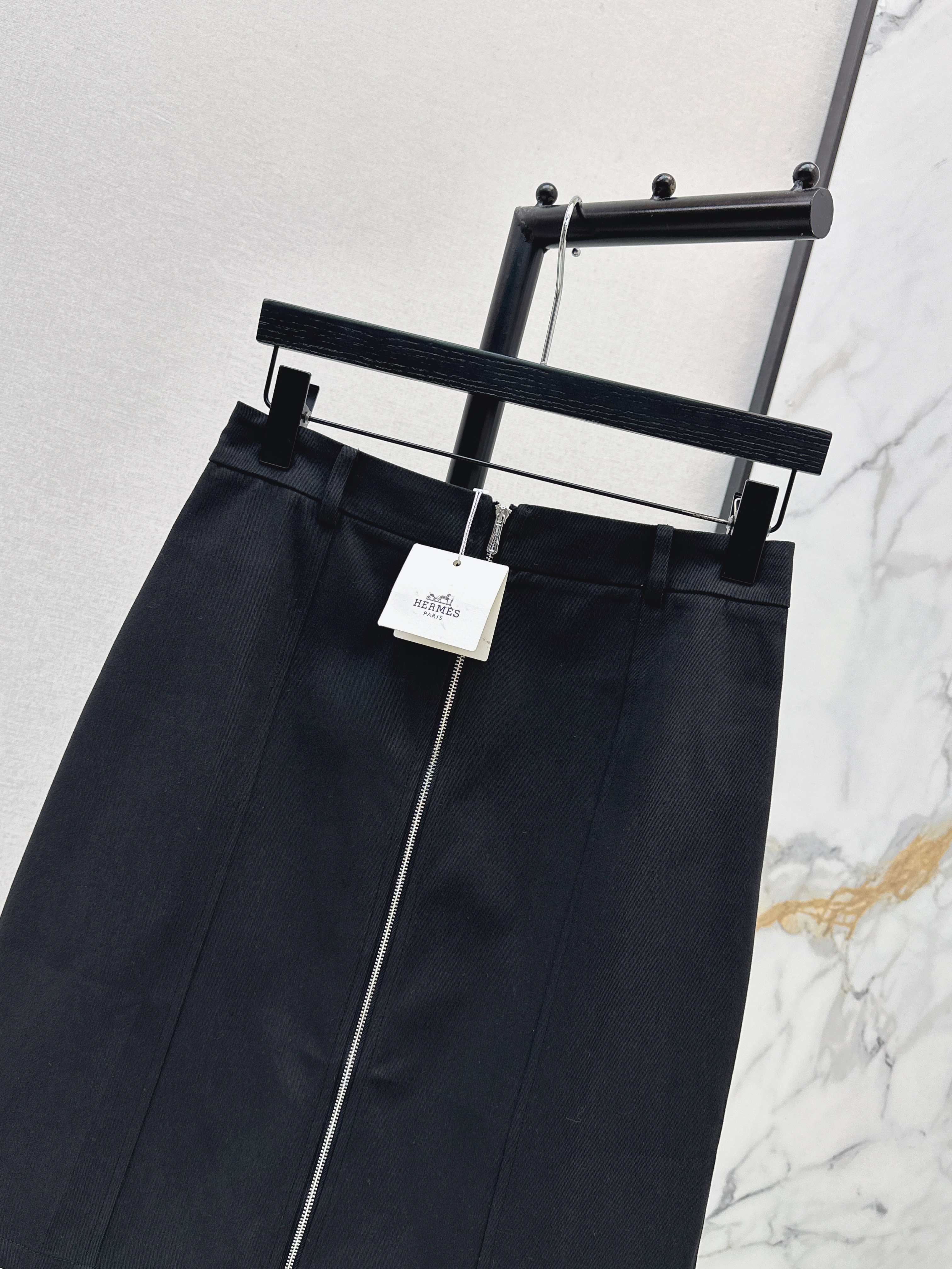 Her 26ss zip-up skirt