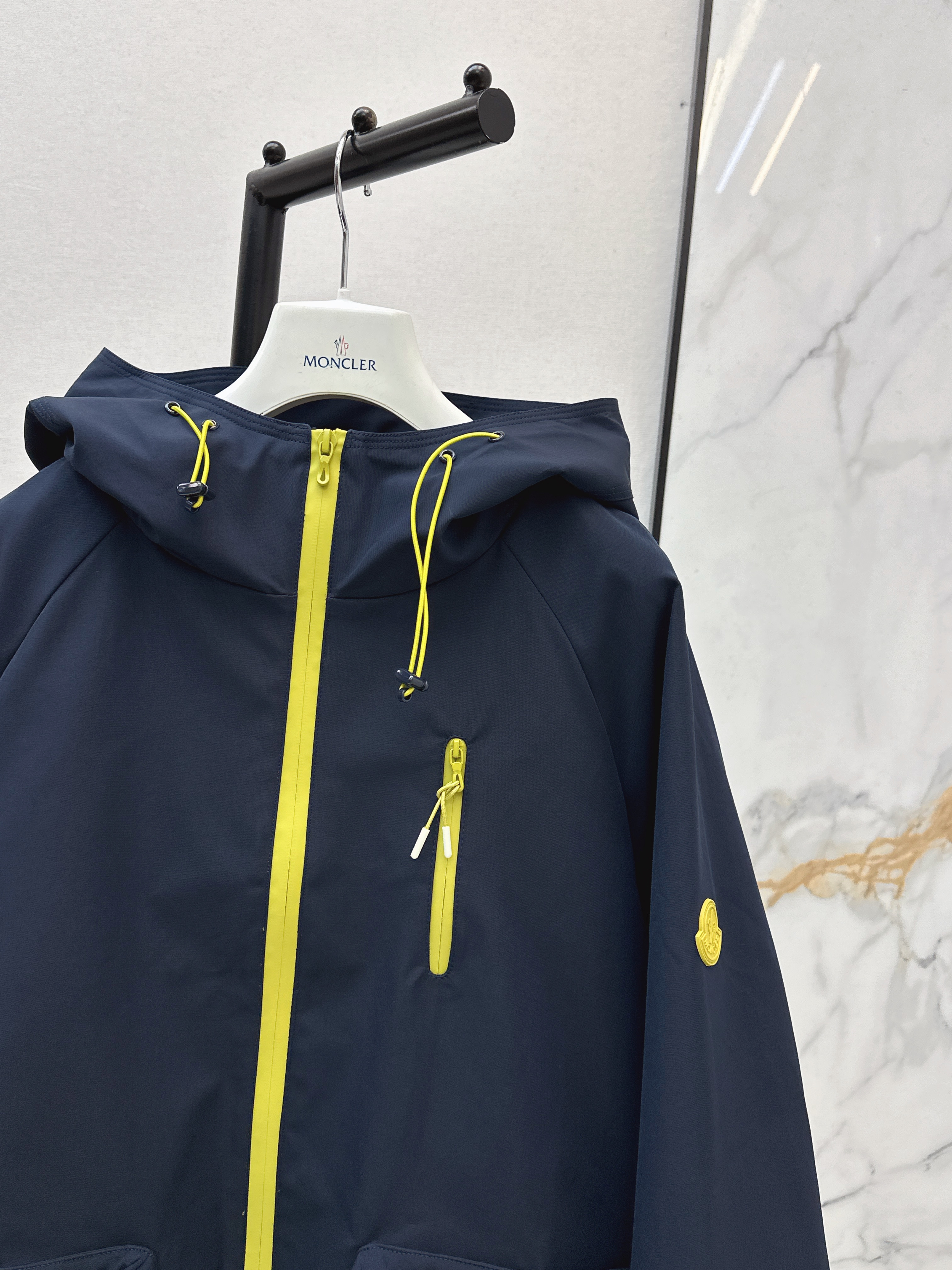 Monc 26ss hooded windbreaker