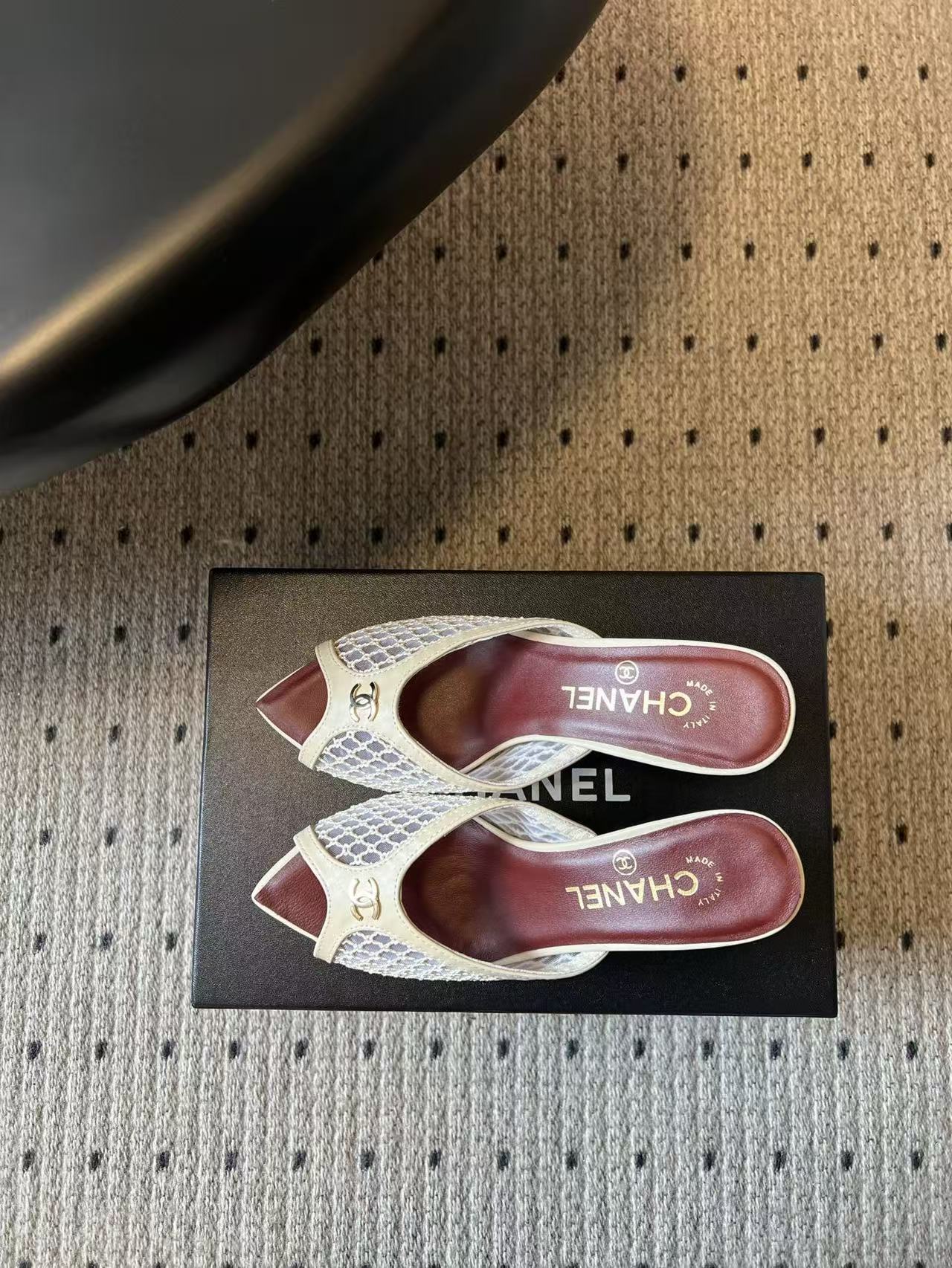 Chan 26ss point toe heel sandal
