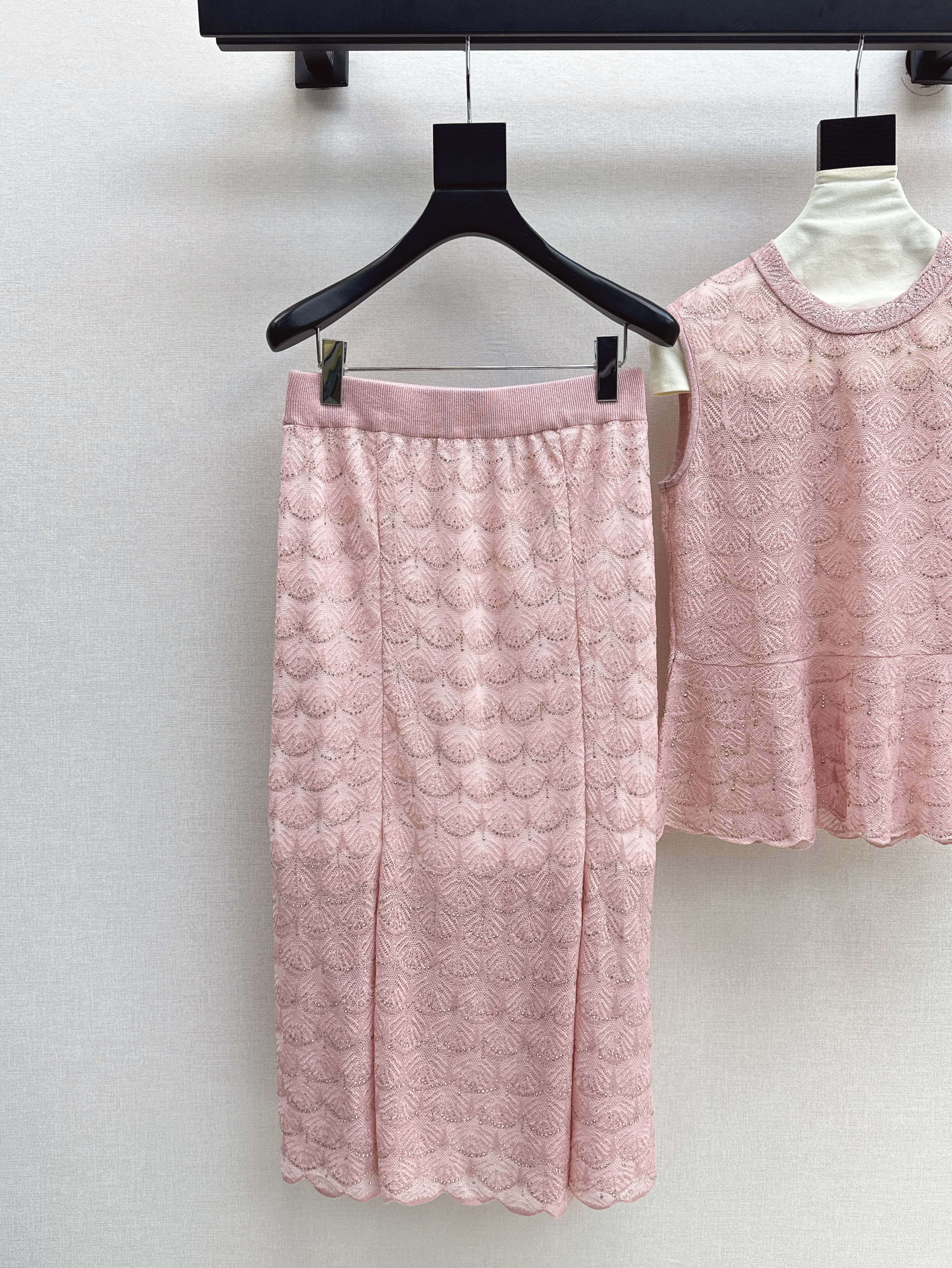 Chan 26ss rhinestone knitwear skirt set