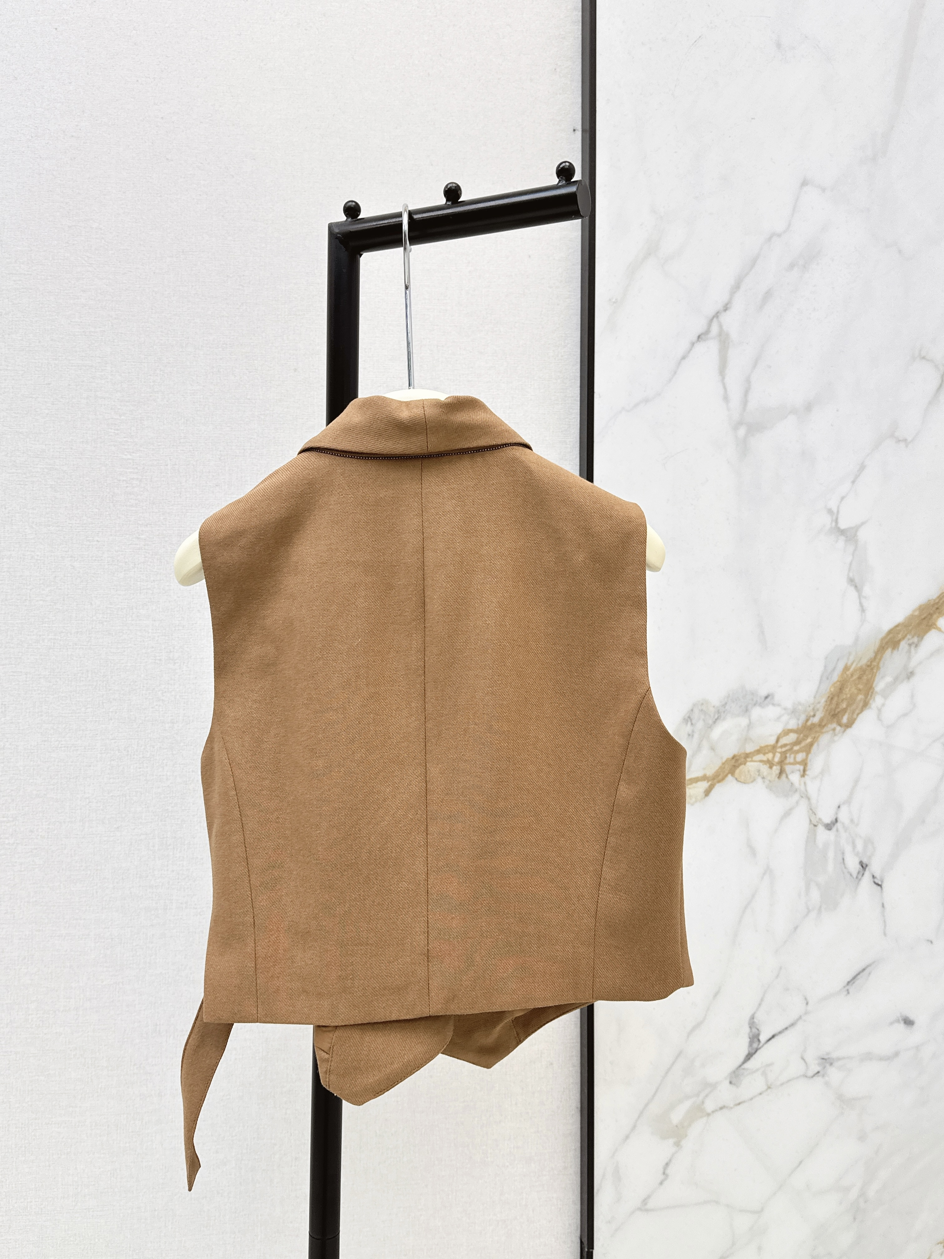 Brun 26ss vest