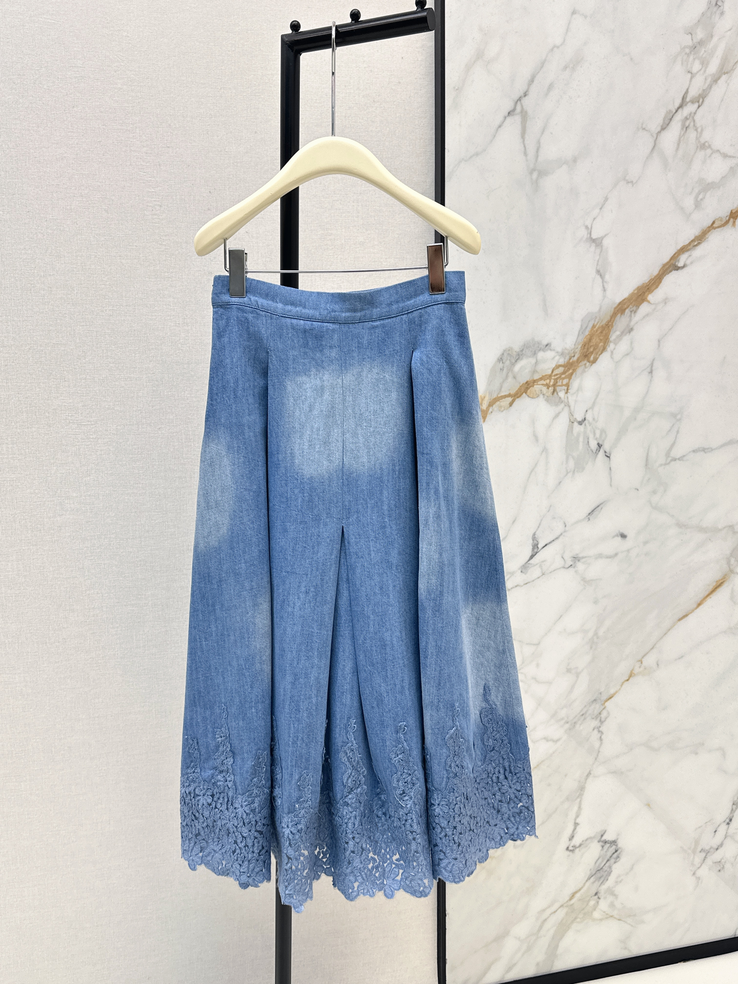 ES 26ss embroidery denim skirt
