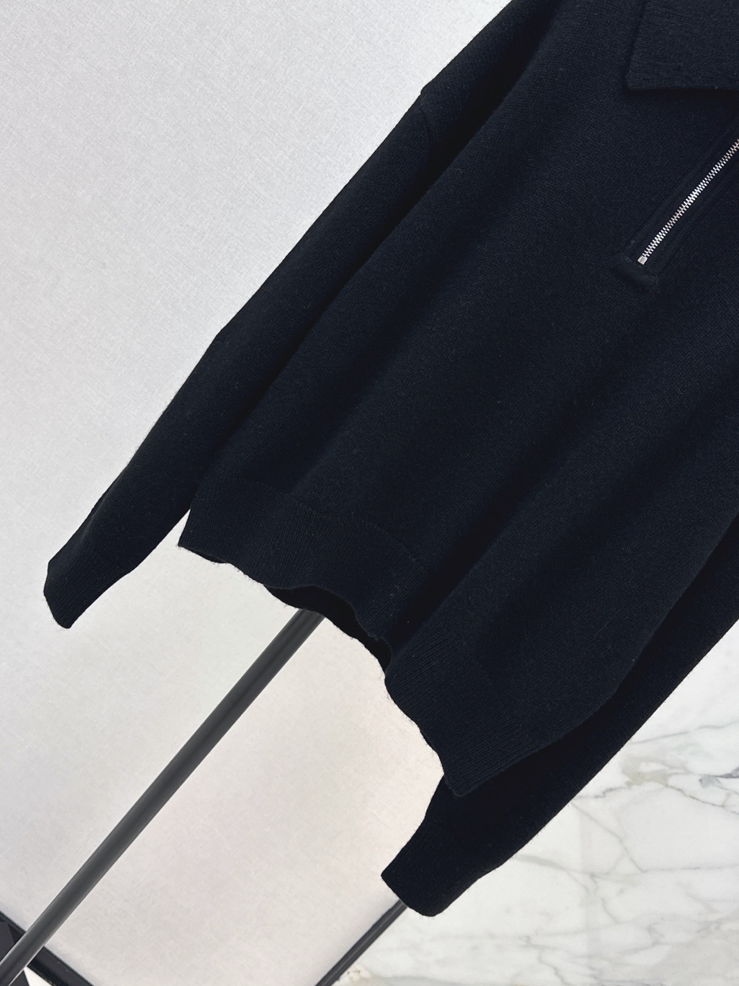Her 26ss cashmere sweater
