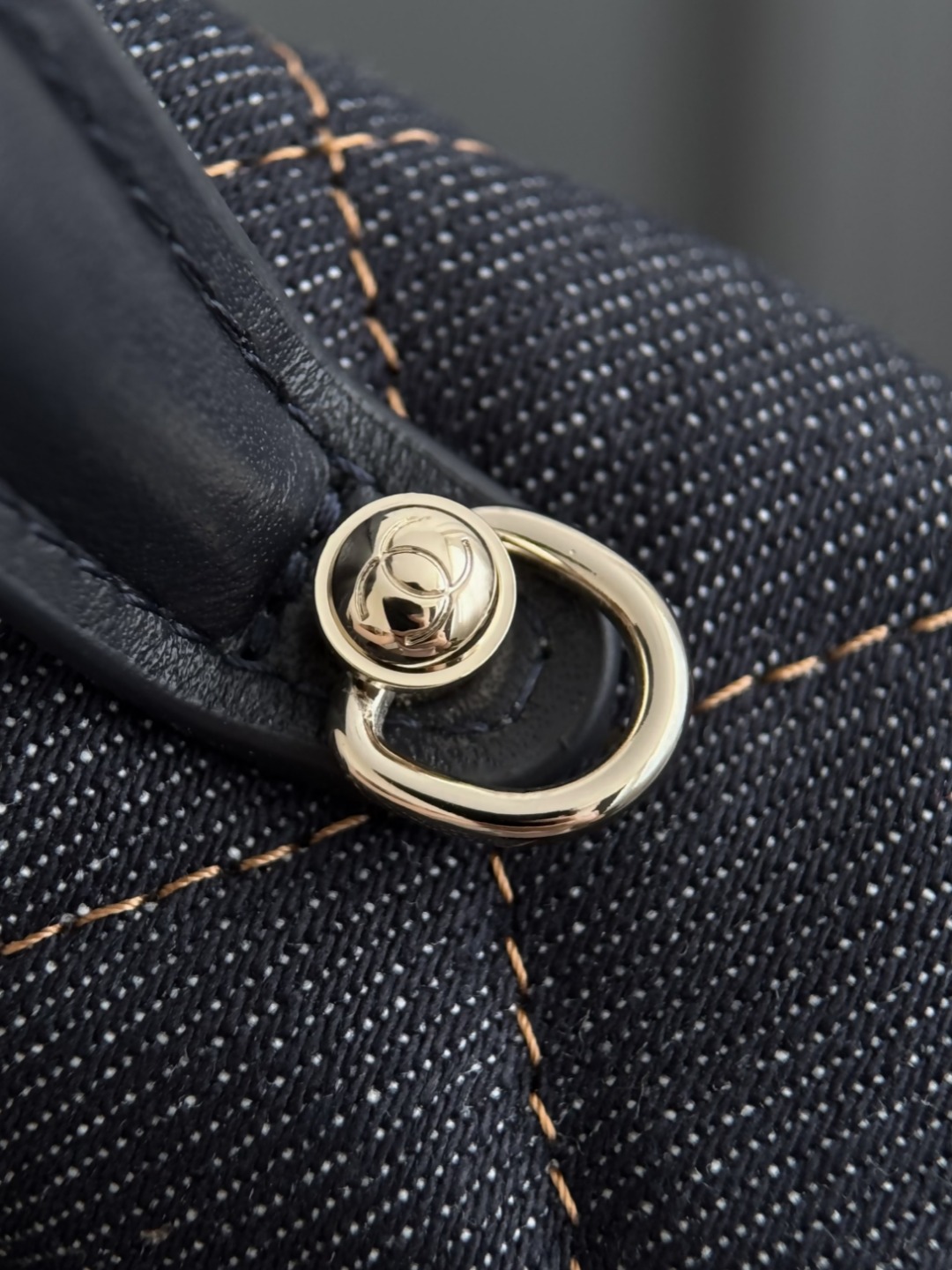 Chan 26P lp denim clutch with chain