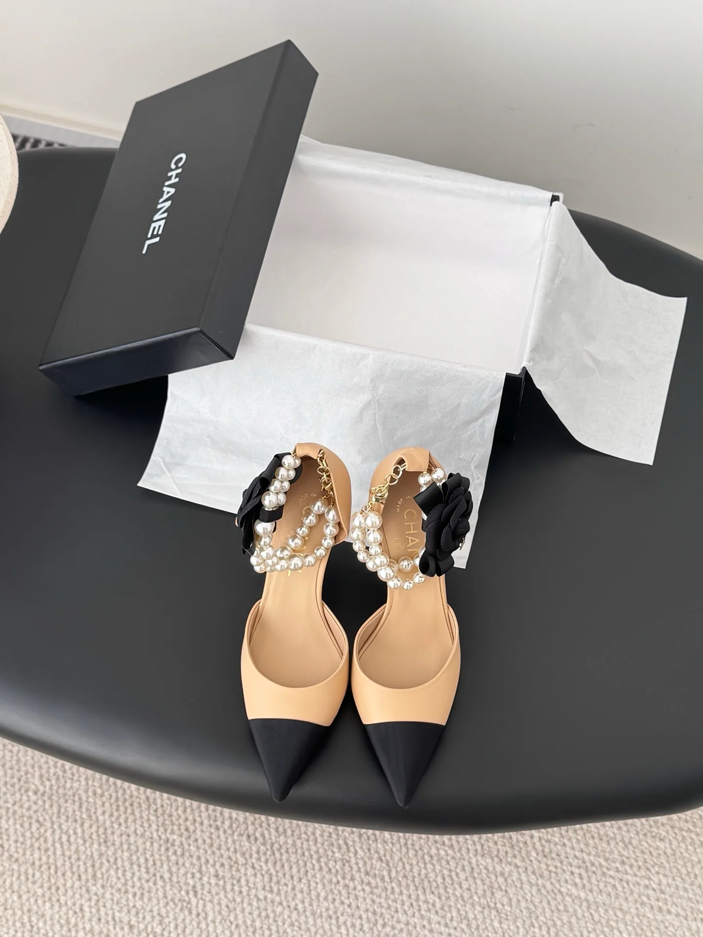 Chan 25fw pearl chain stilettos pumps