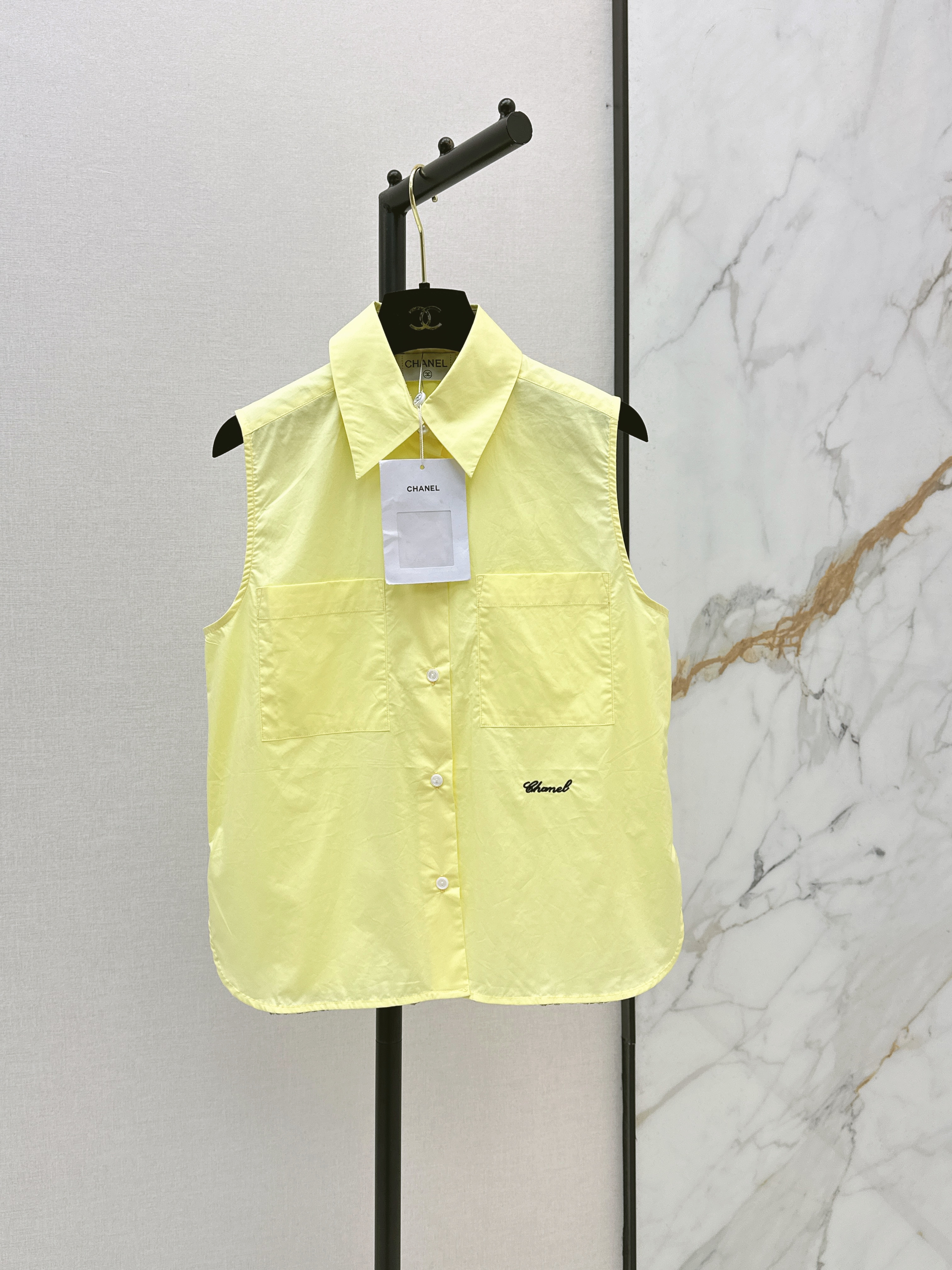 Chan 26ss sleeveless shirt