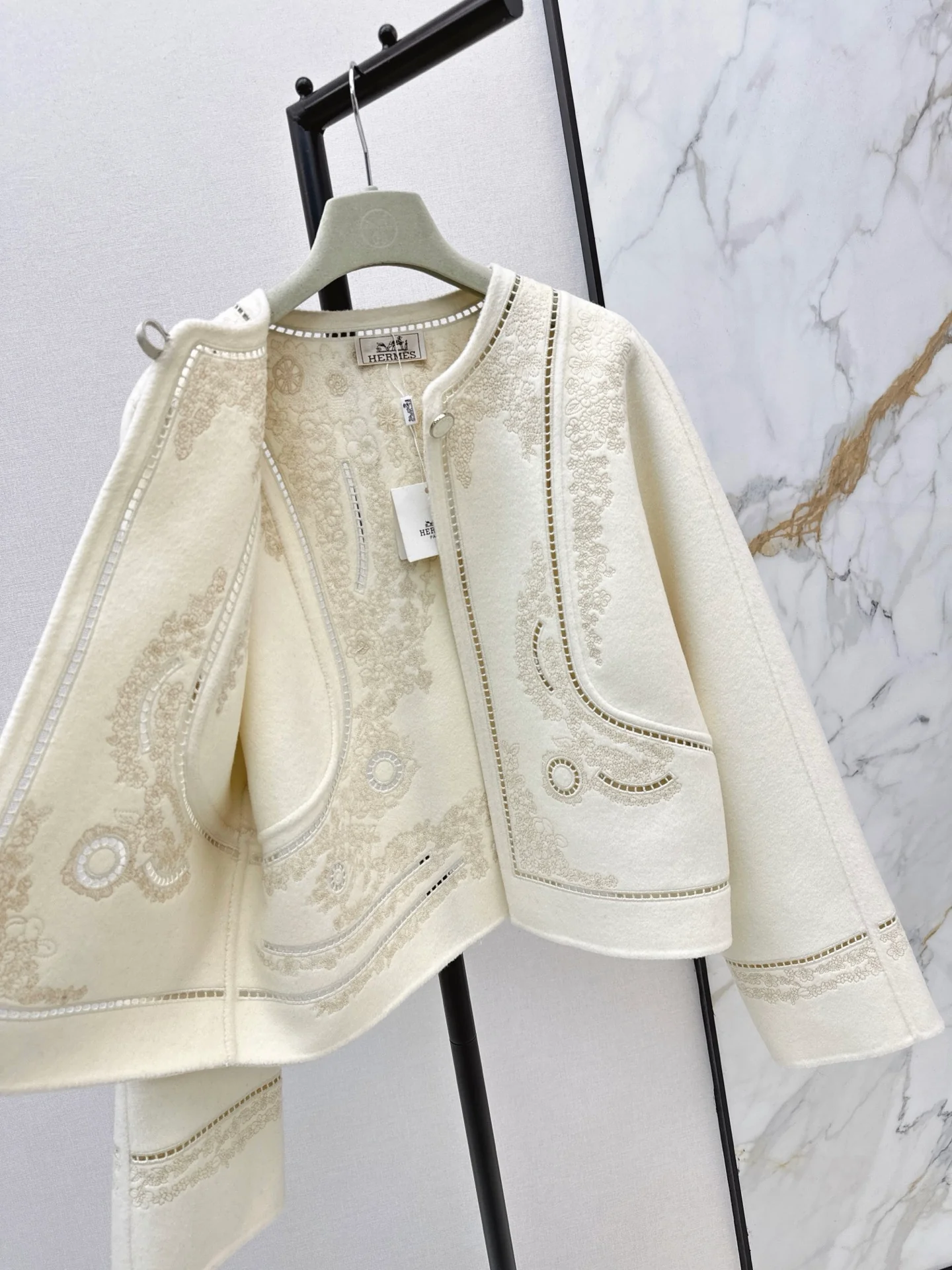 Herm 25fw embroidery jacket