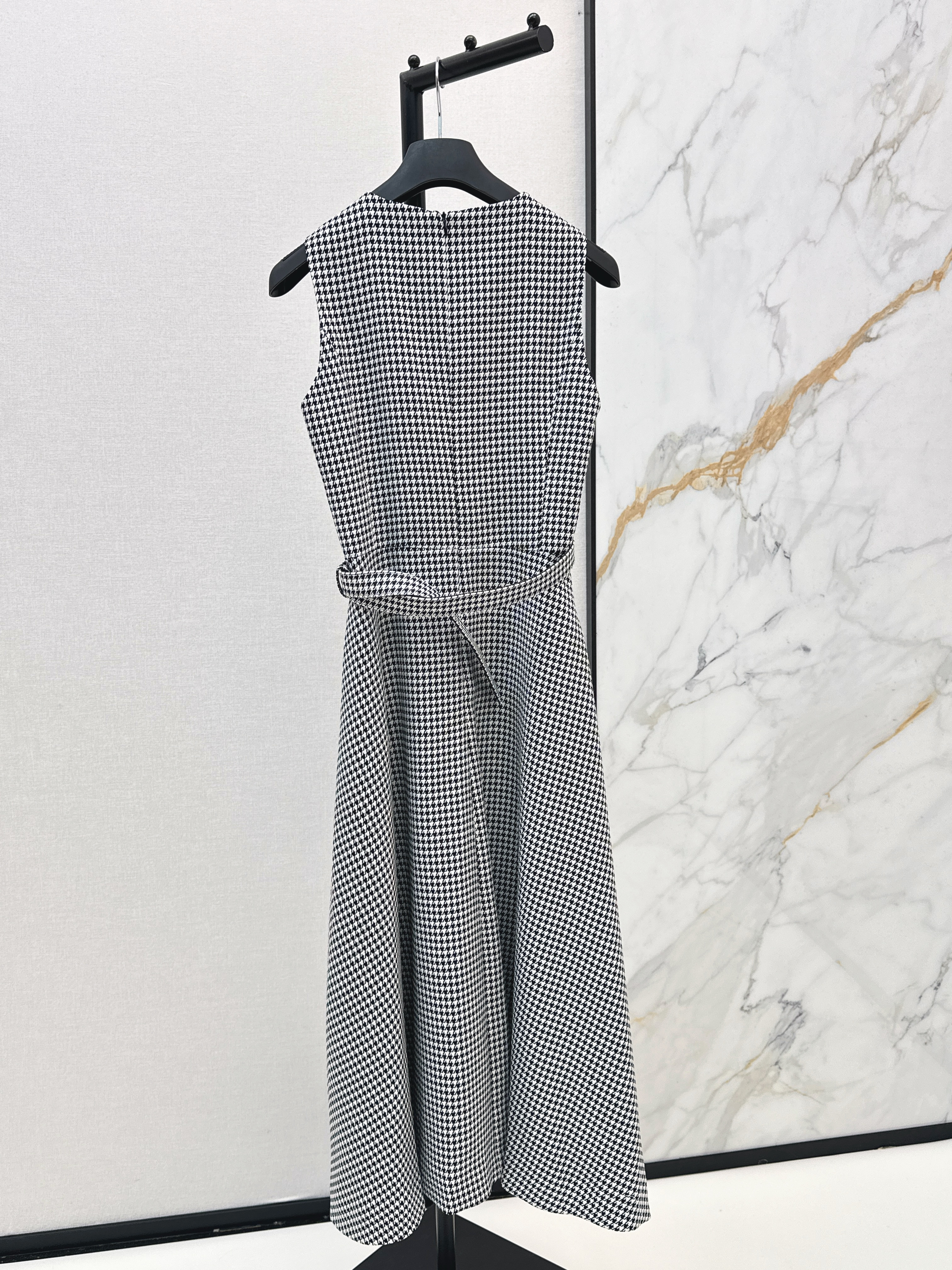CD 26ss houndstooth dress