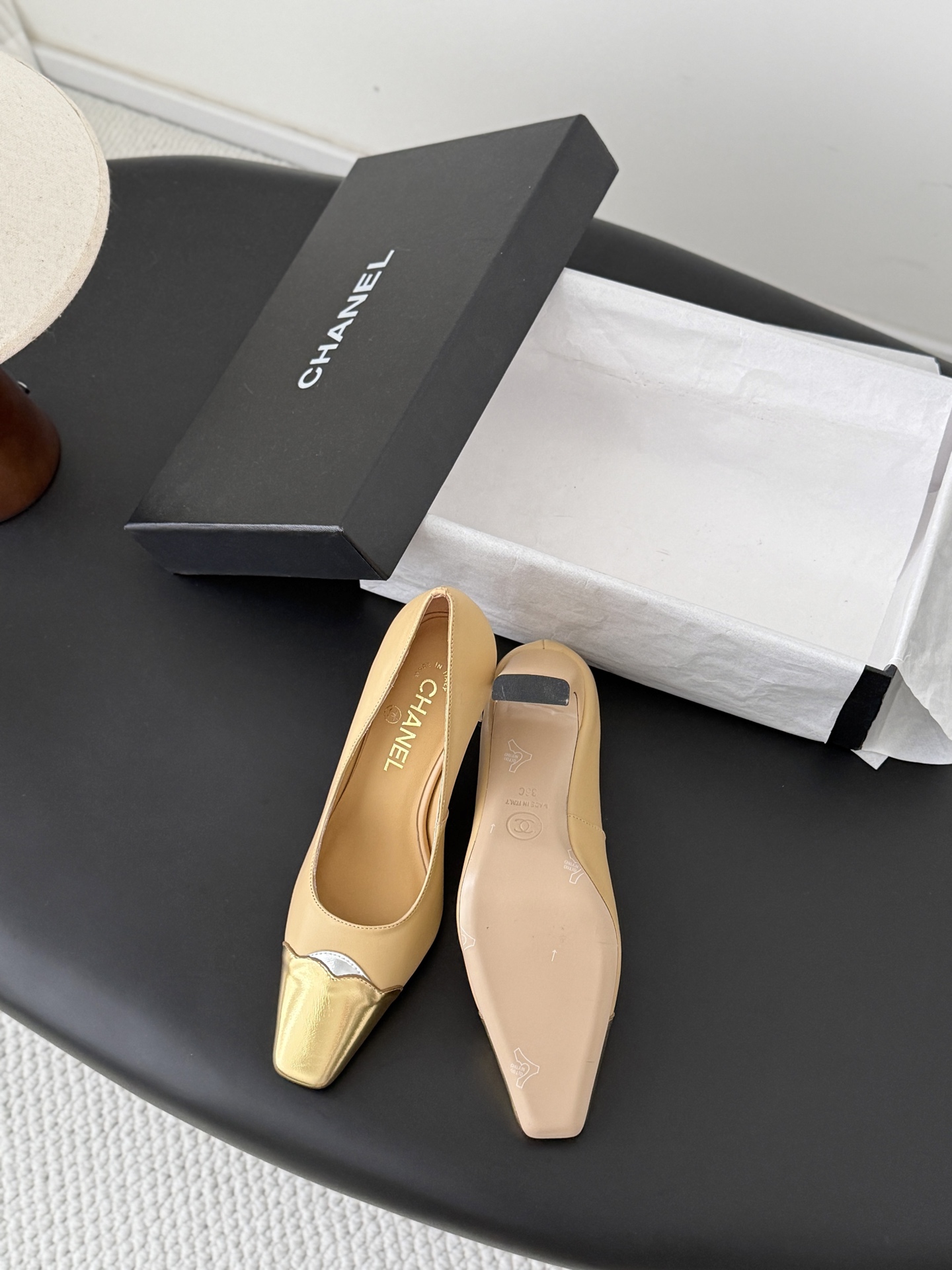 Chan 26P gold cap toe pump