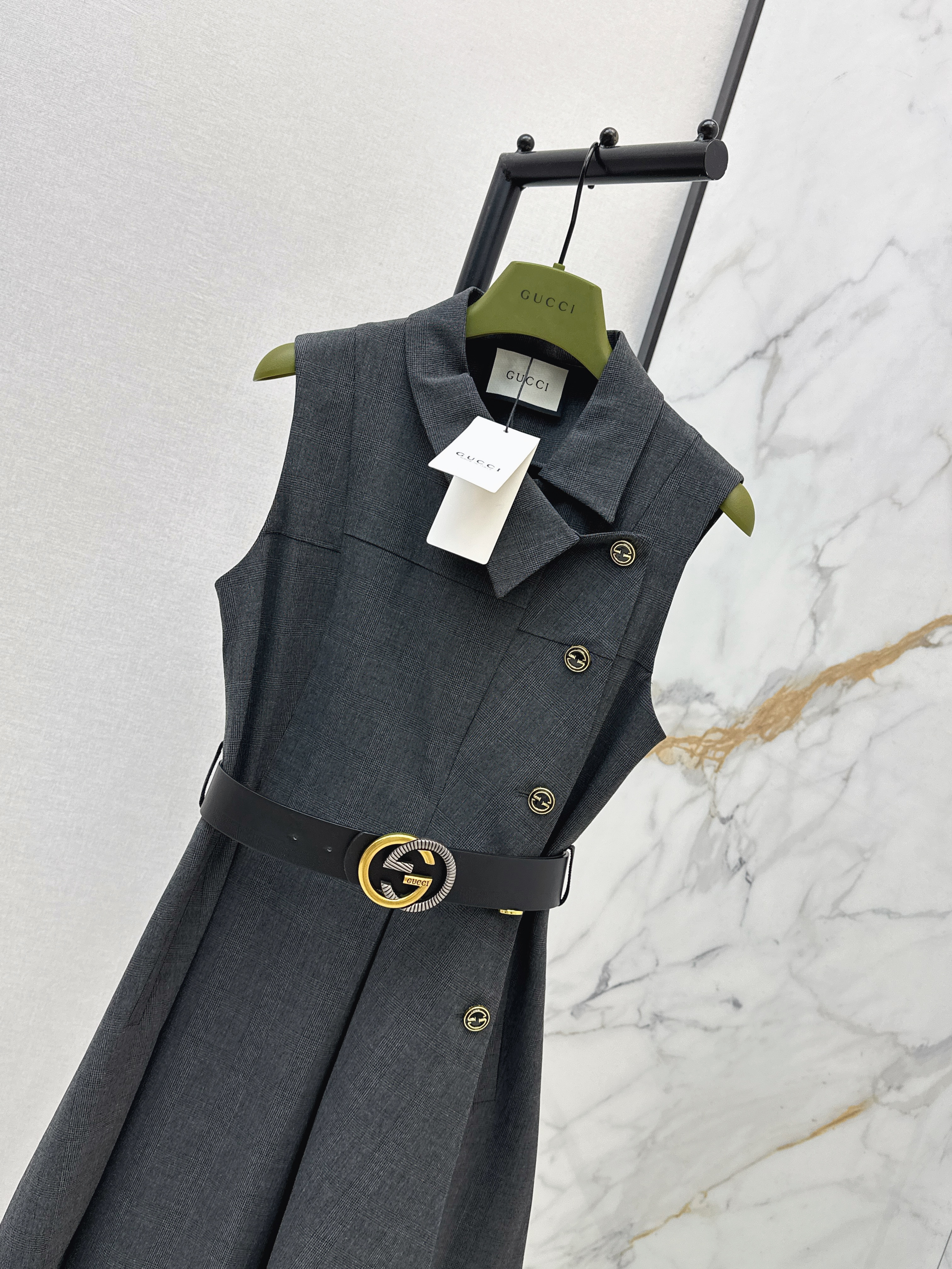 Guc 26ss sleeveless belted dress