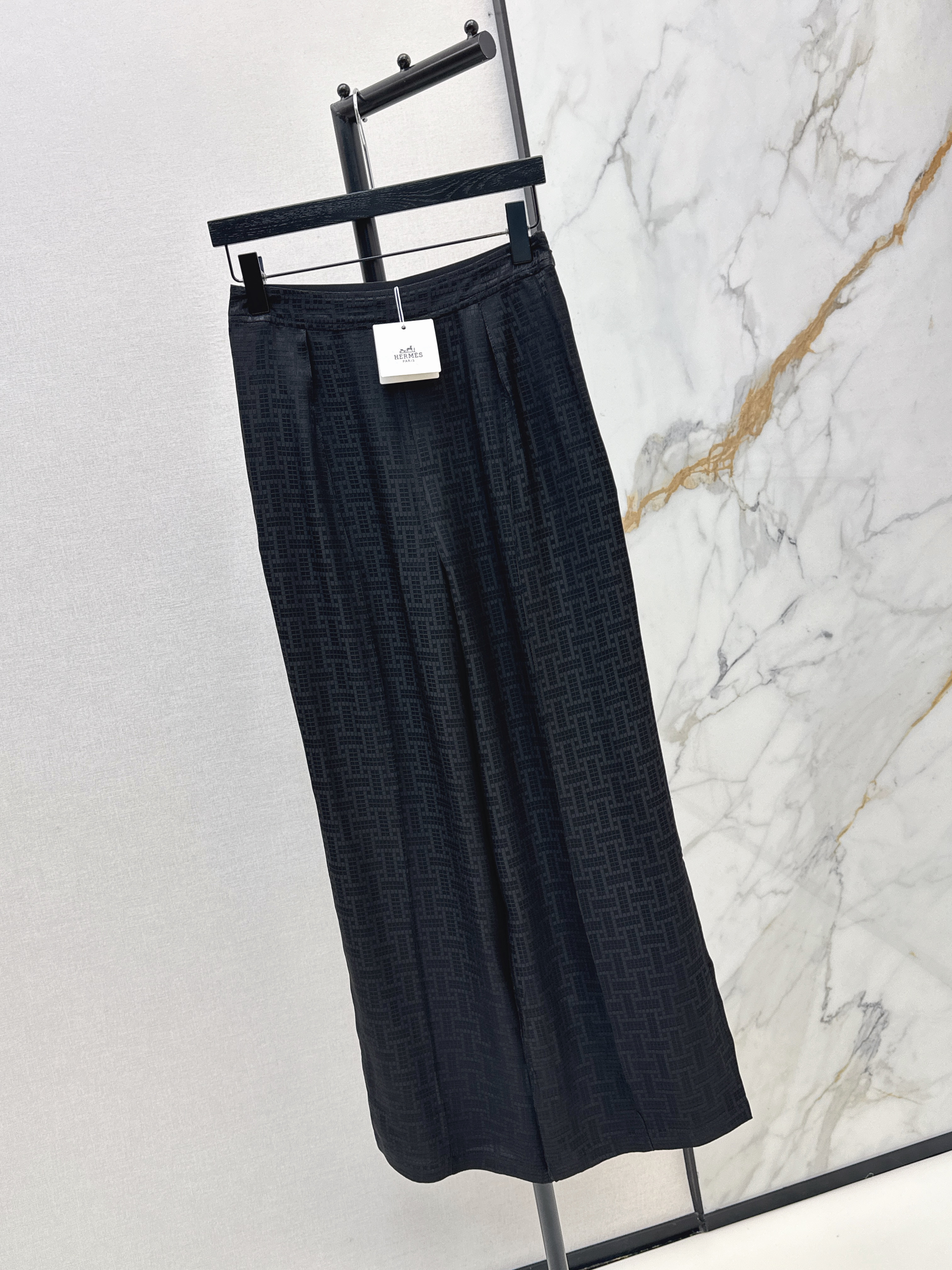Her 26ss jacquard silk pant