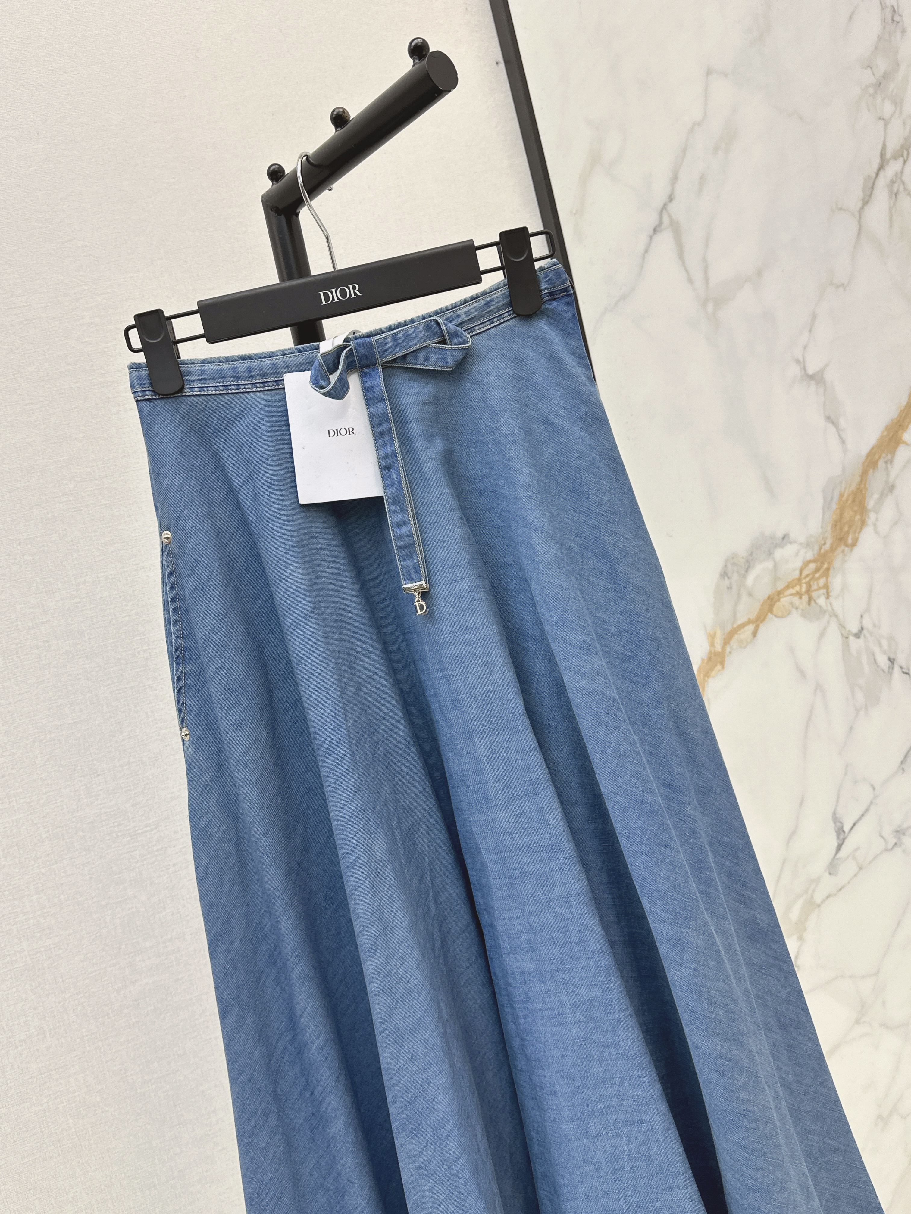 CD 26ss pleated denim skirt