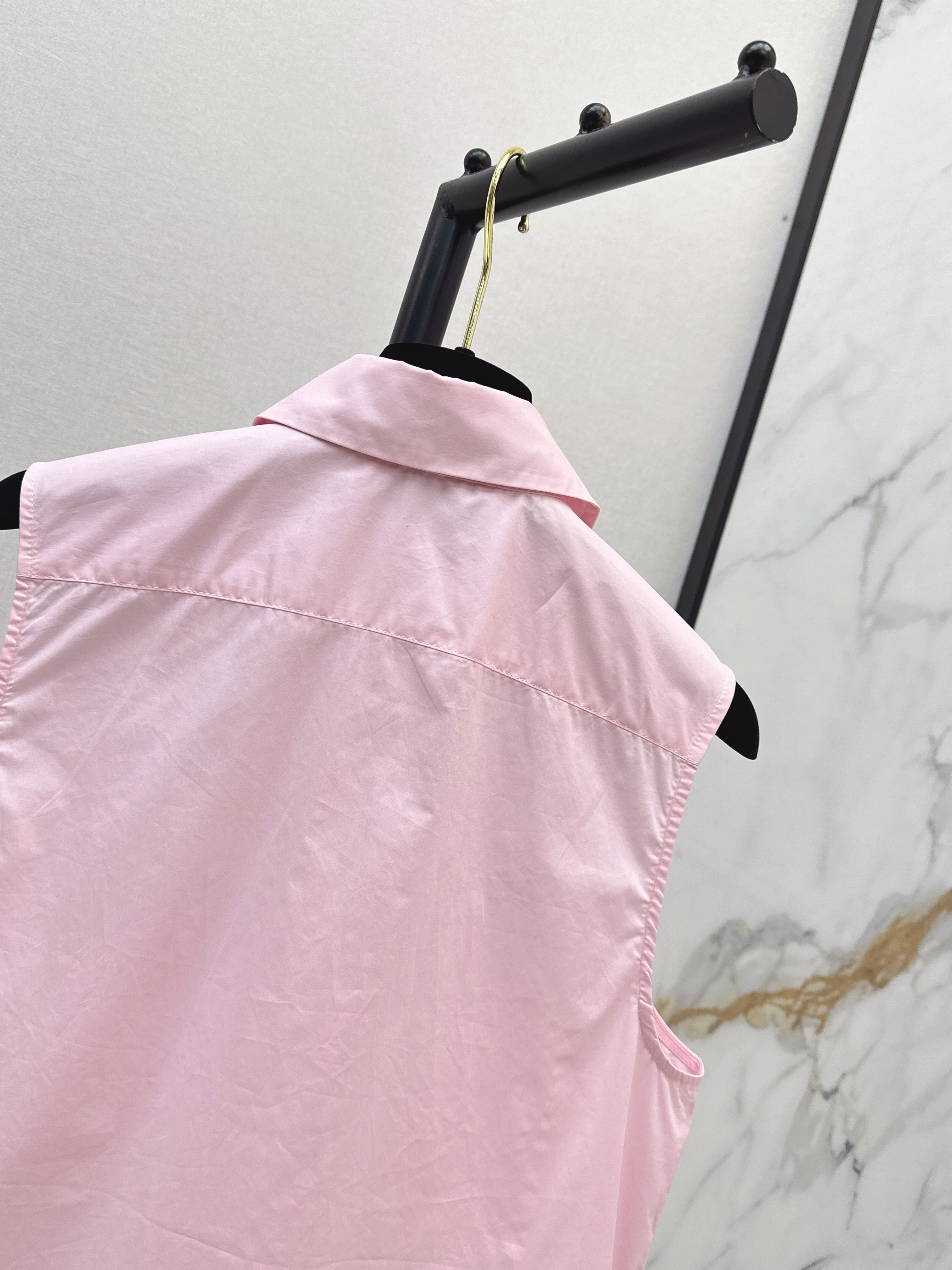 Chan 26ss sleeveless shirt