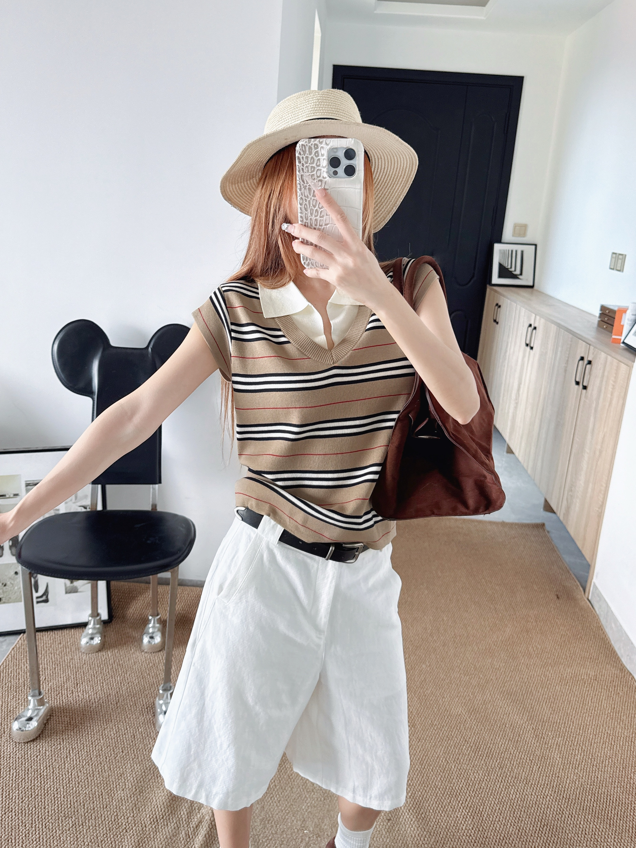 Bur 26SS Striped V-Neck Knit Vest Top