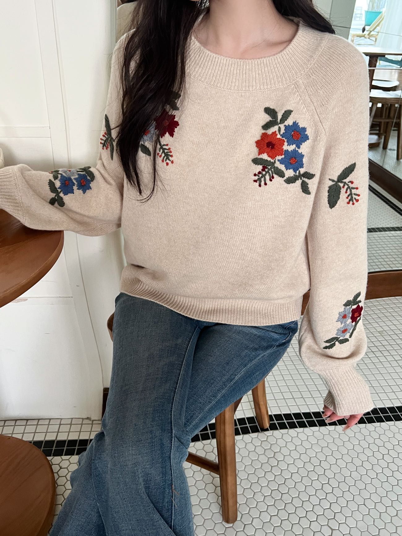 Gucc 25fw embroidery sweater
