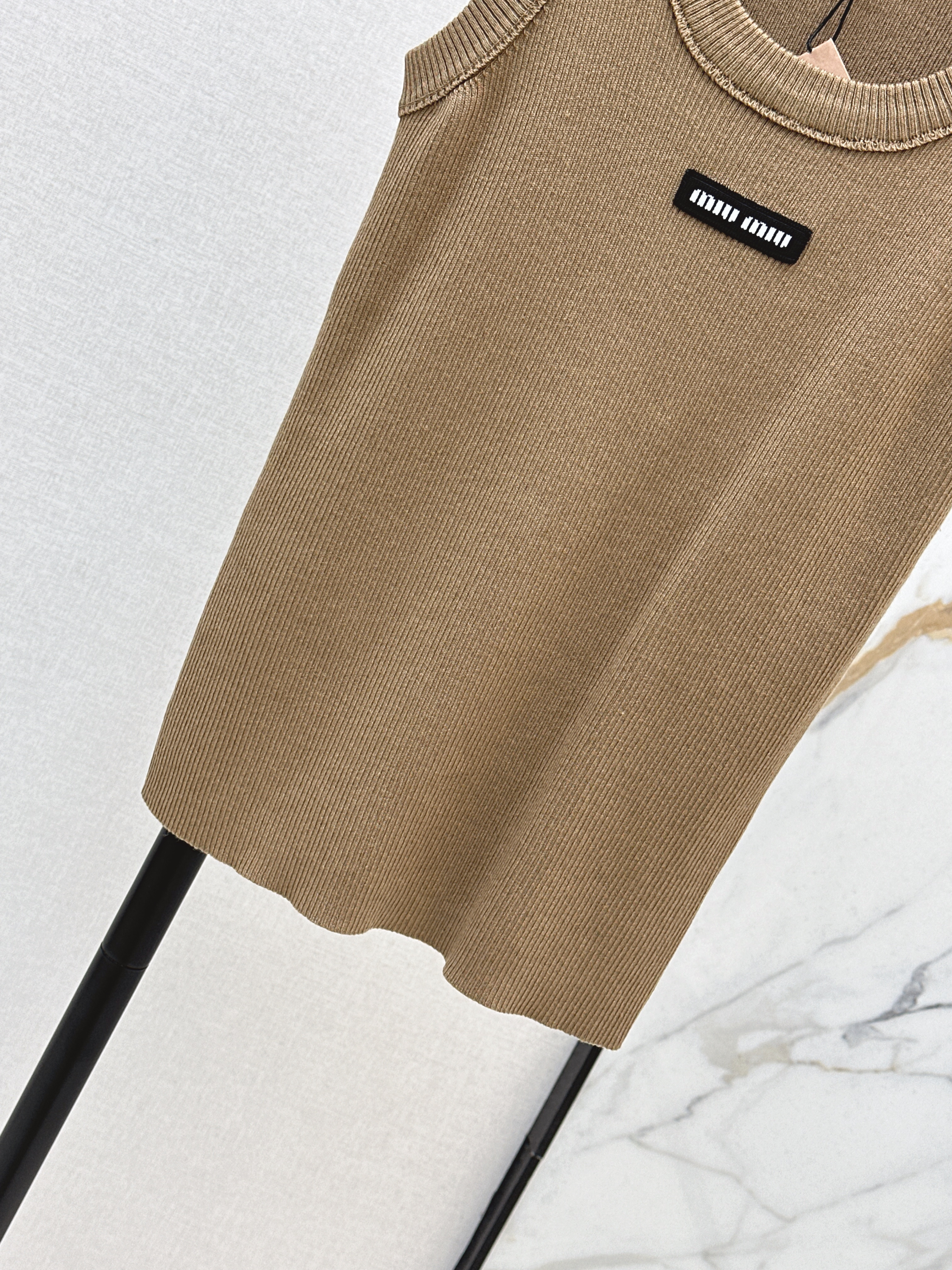 Miu 26ss sleeveless vest