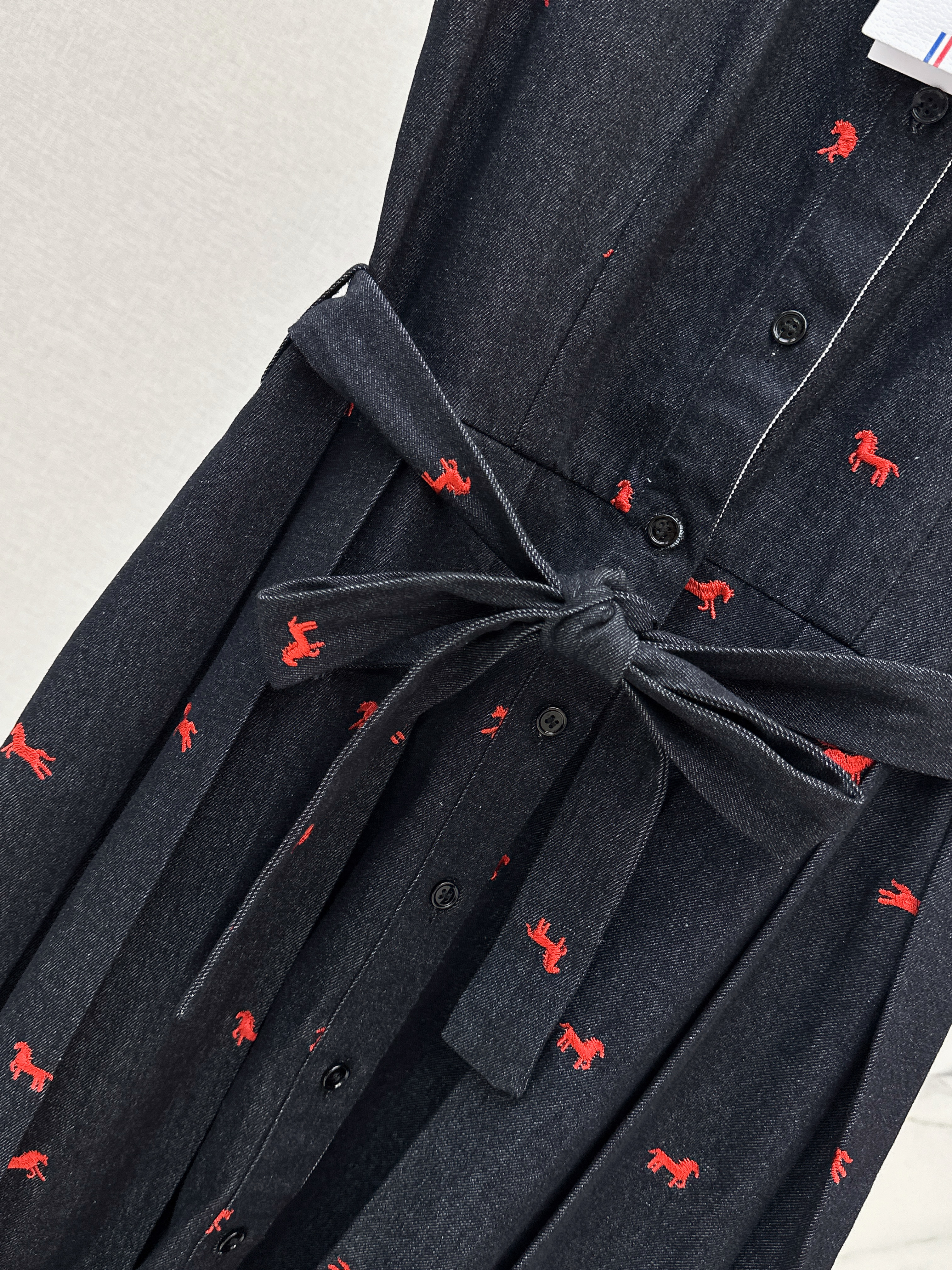 Thom 26ss embroidery sleeveless dress