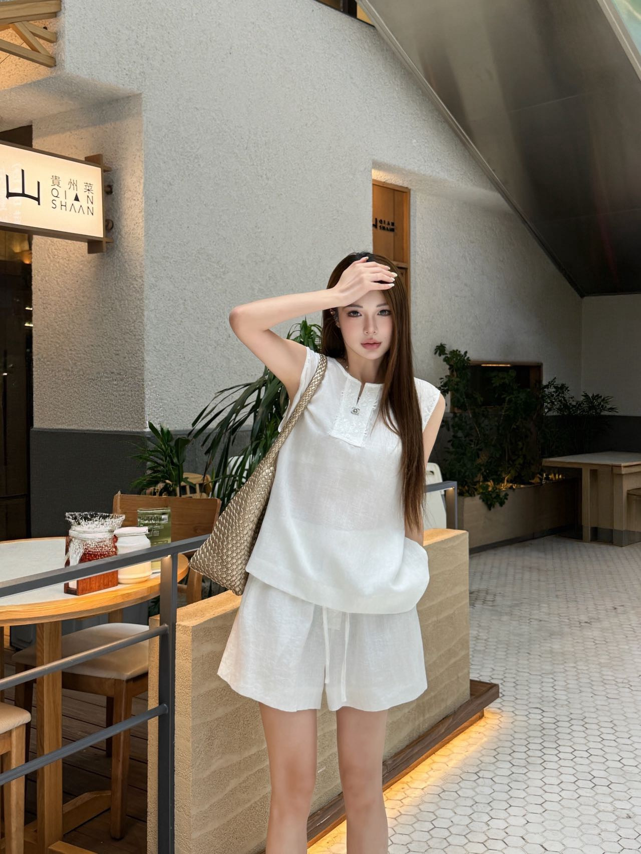 Chan 26ss lace trim linen vest