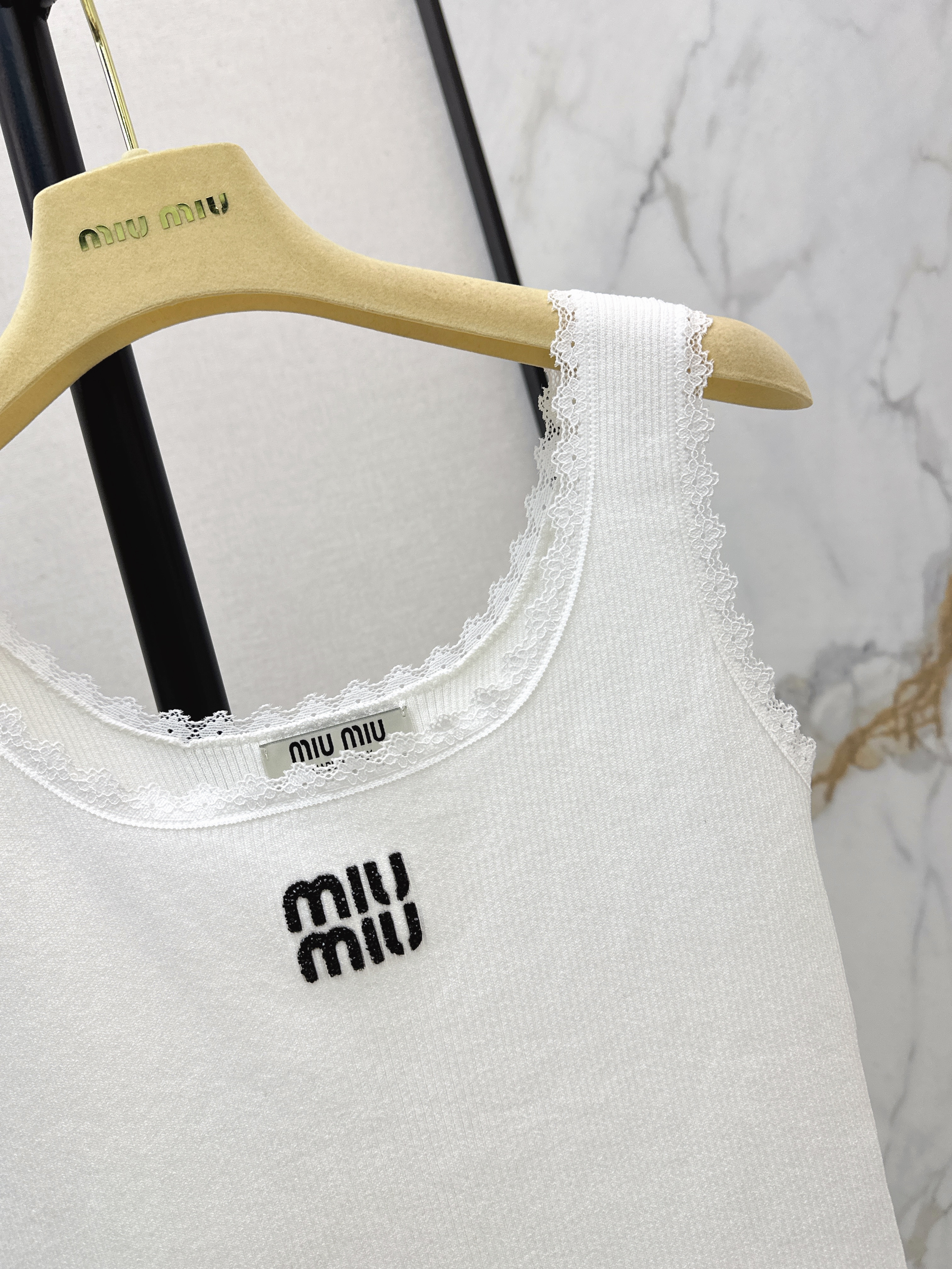 Miu 26ss lace knit vest