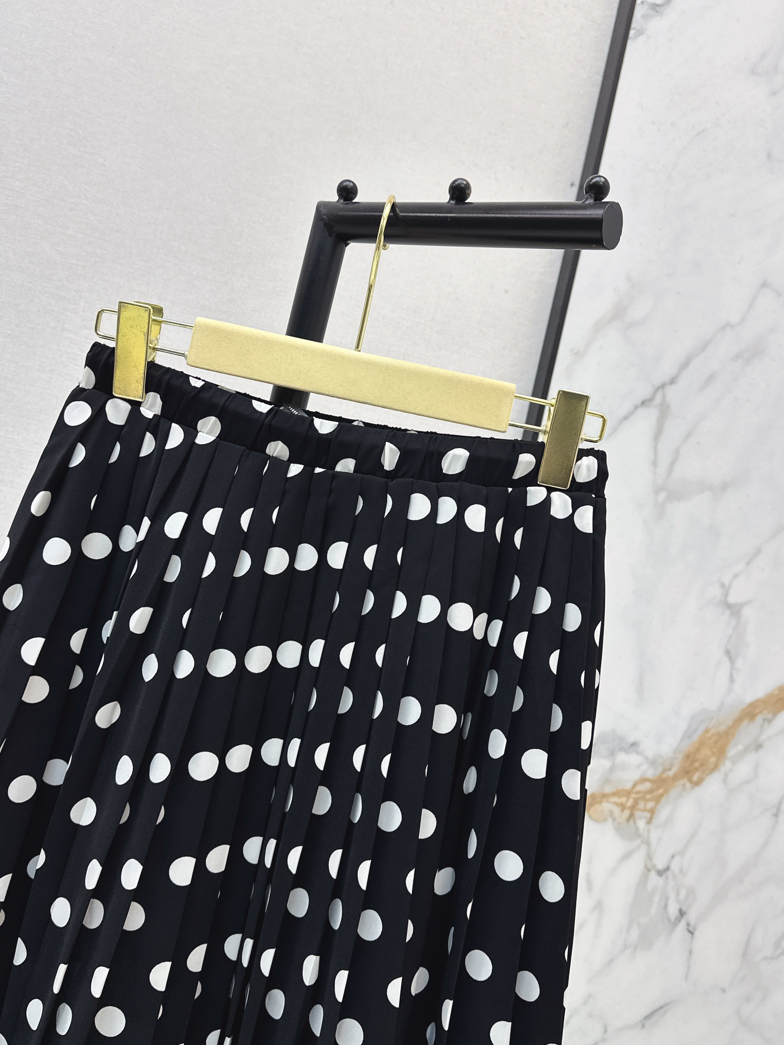 Miu 26ss polka dots pleated skirt