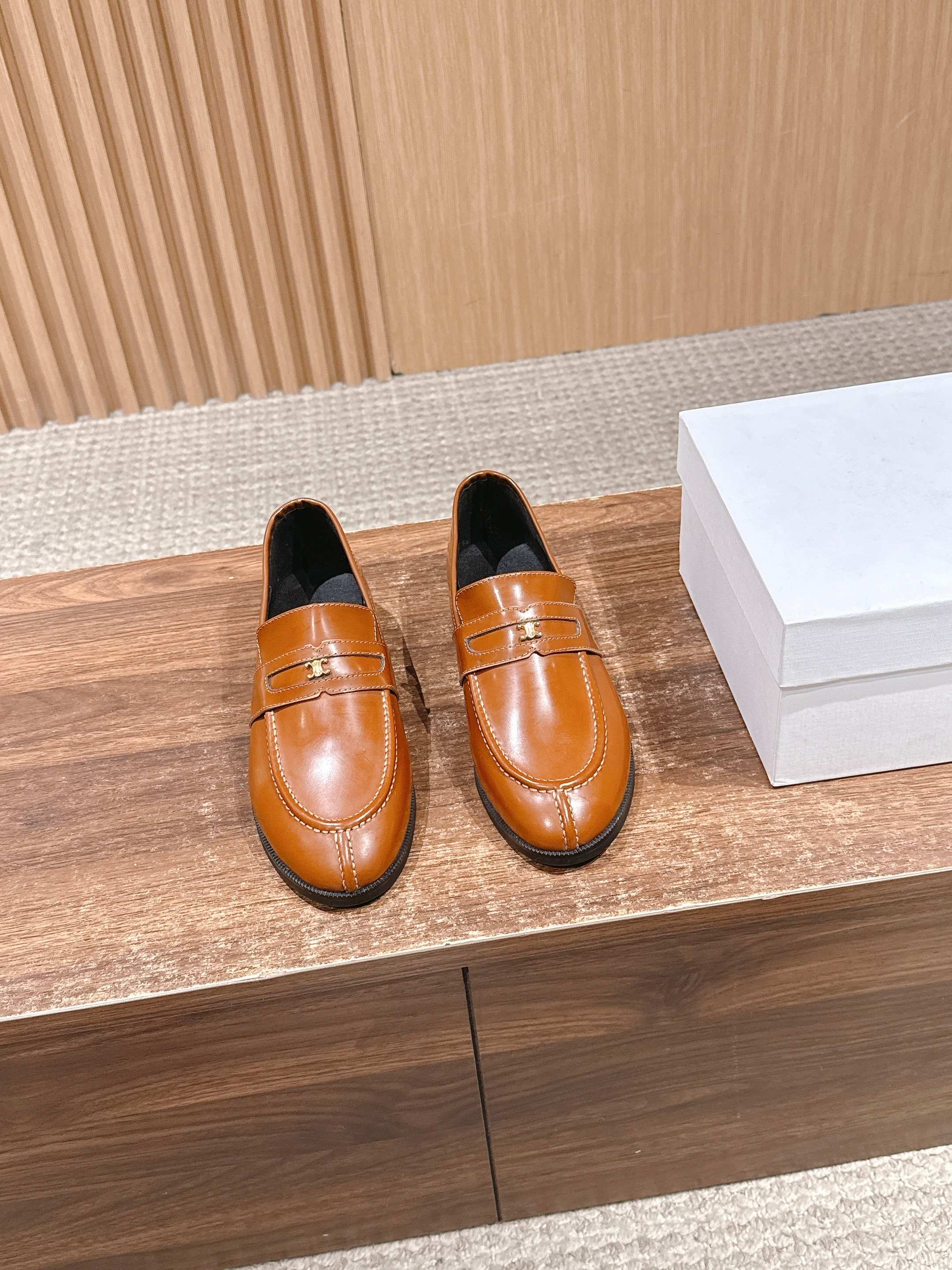 Celi 25fw loafer shoes