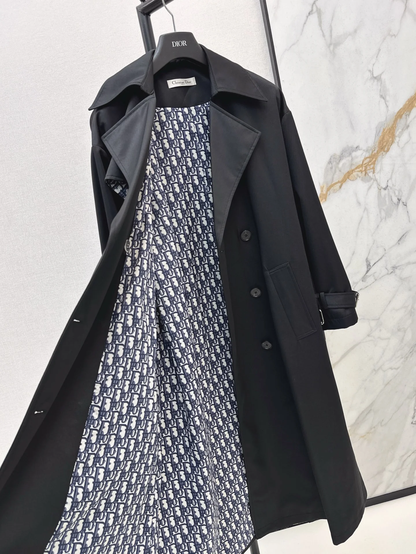 CD 25fw trench coats