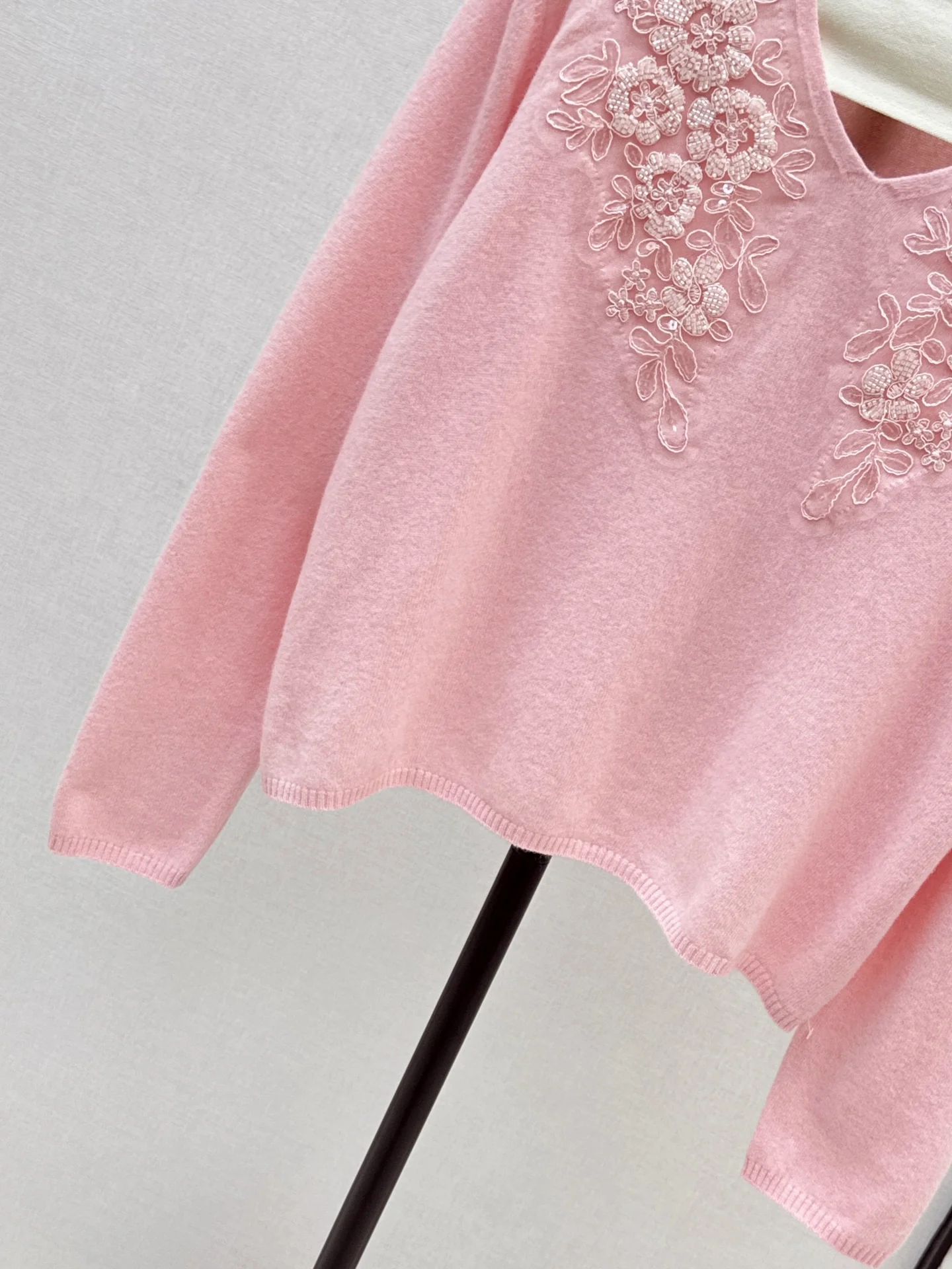 ES 25fw beading sweater