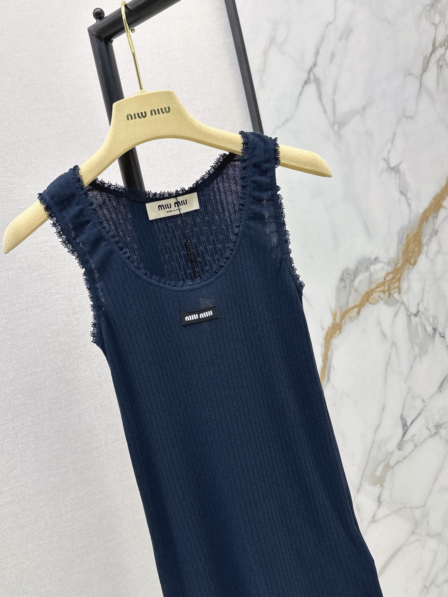 Miu 26ss lace ruffle vest