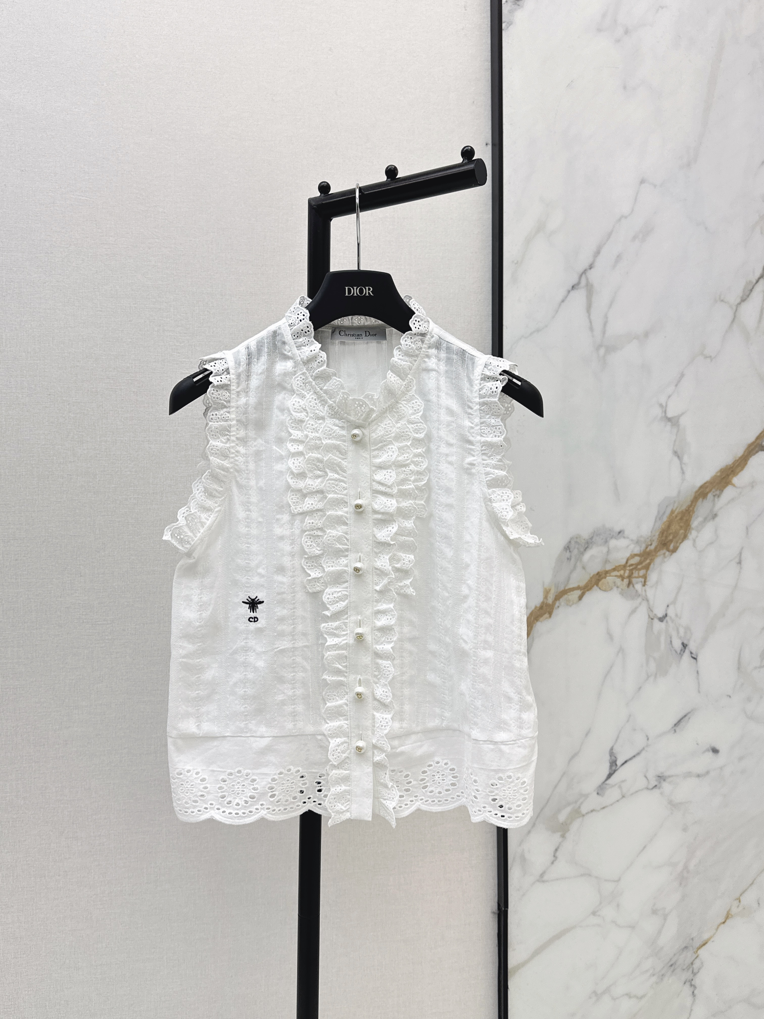 CD 26ss reffle sleeveless shirt
