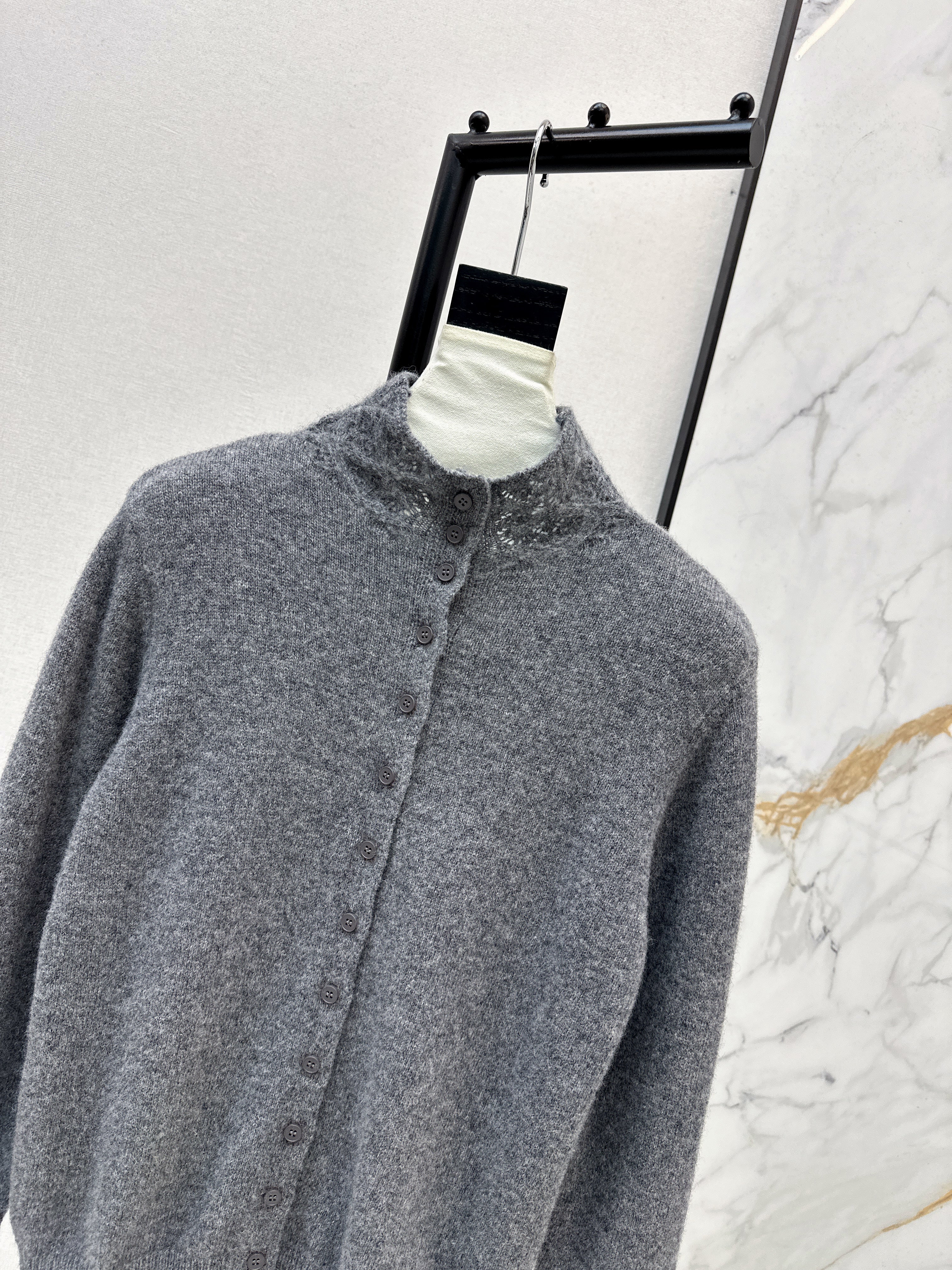 Chol 26ss high neck cardigan