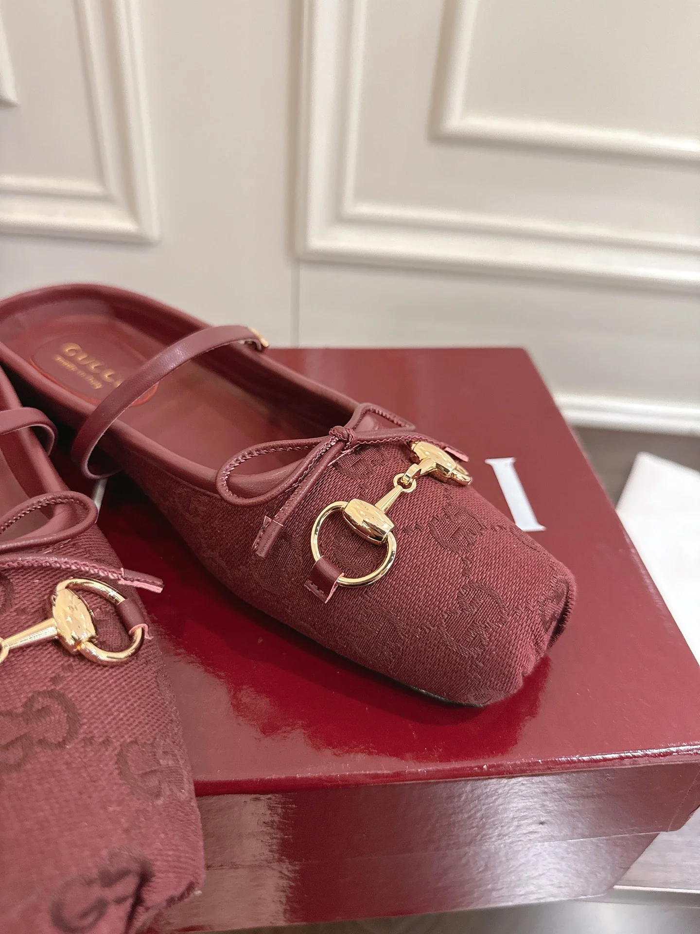 Guc 25fw mules