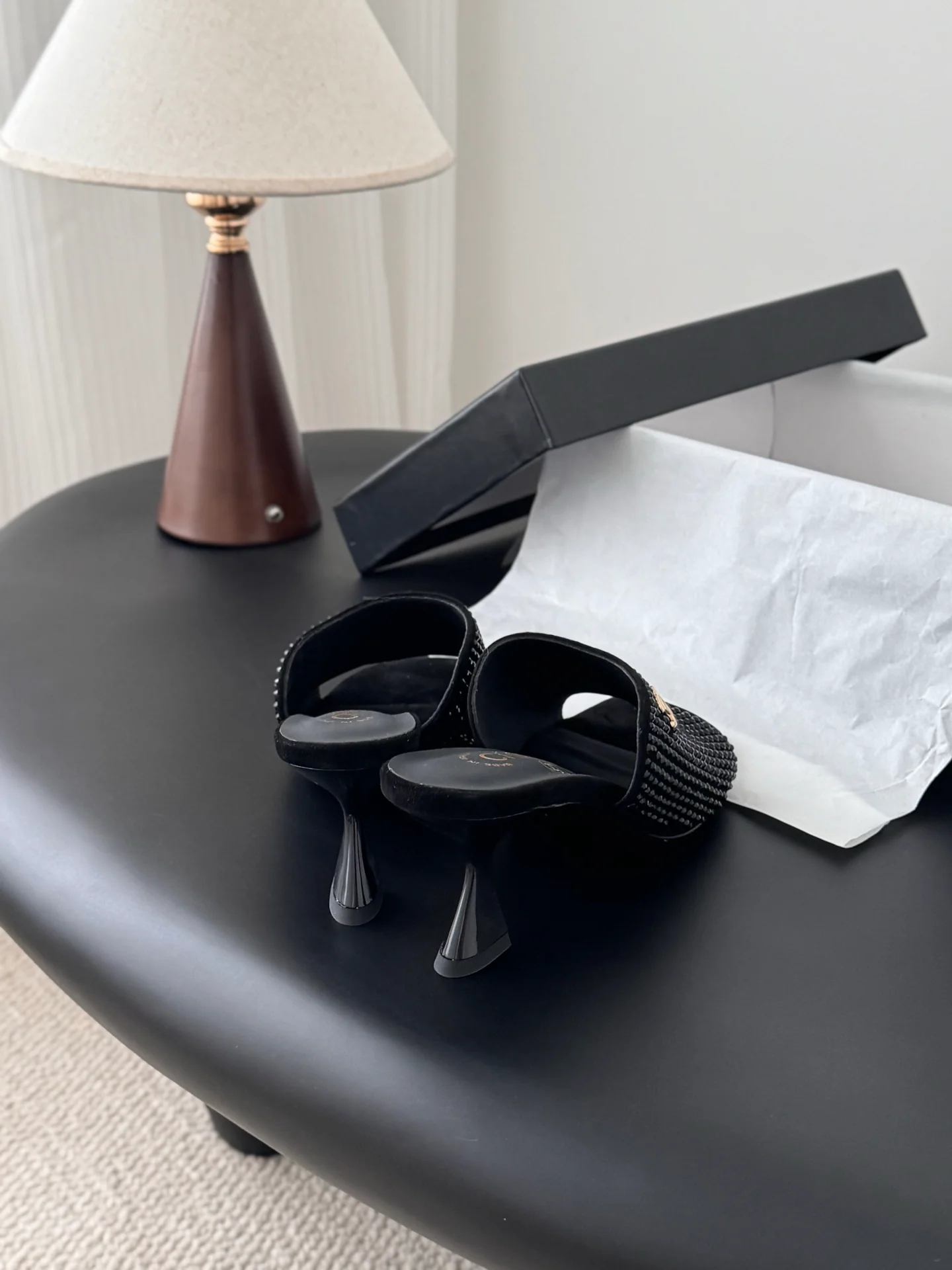 Chan 25fw kitten sandals